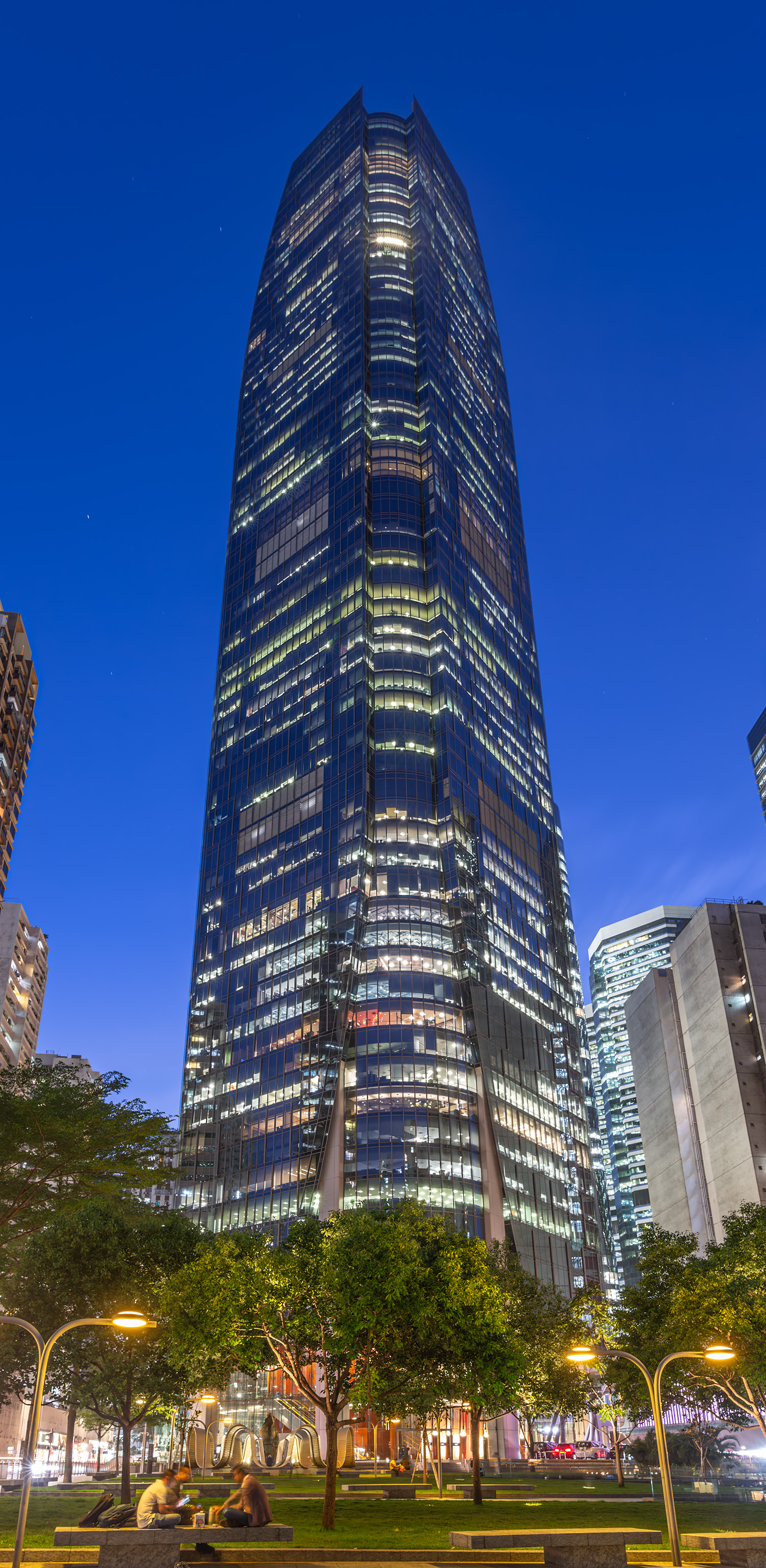 One Island East - Looking up