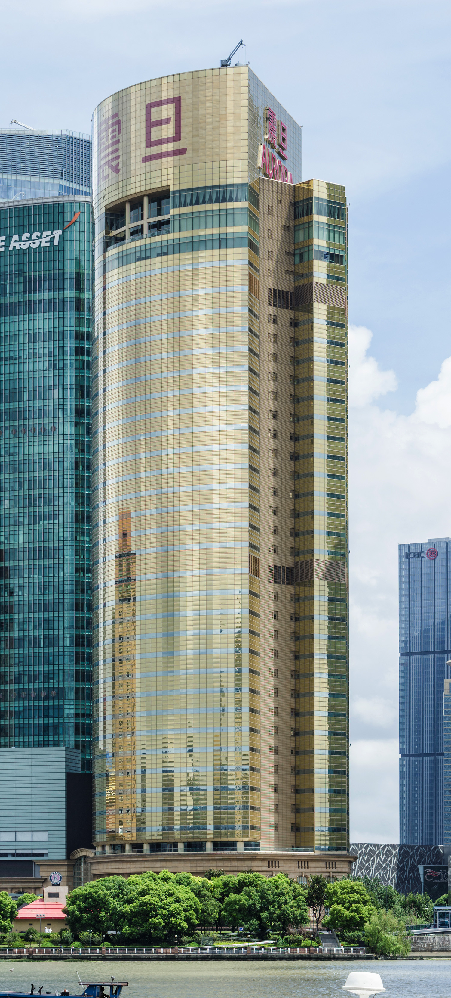 Aurora Plaza Pudong, Shanghai - View across Huangpu River. © Mathias Beinling