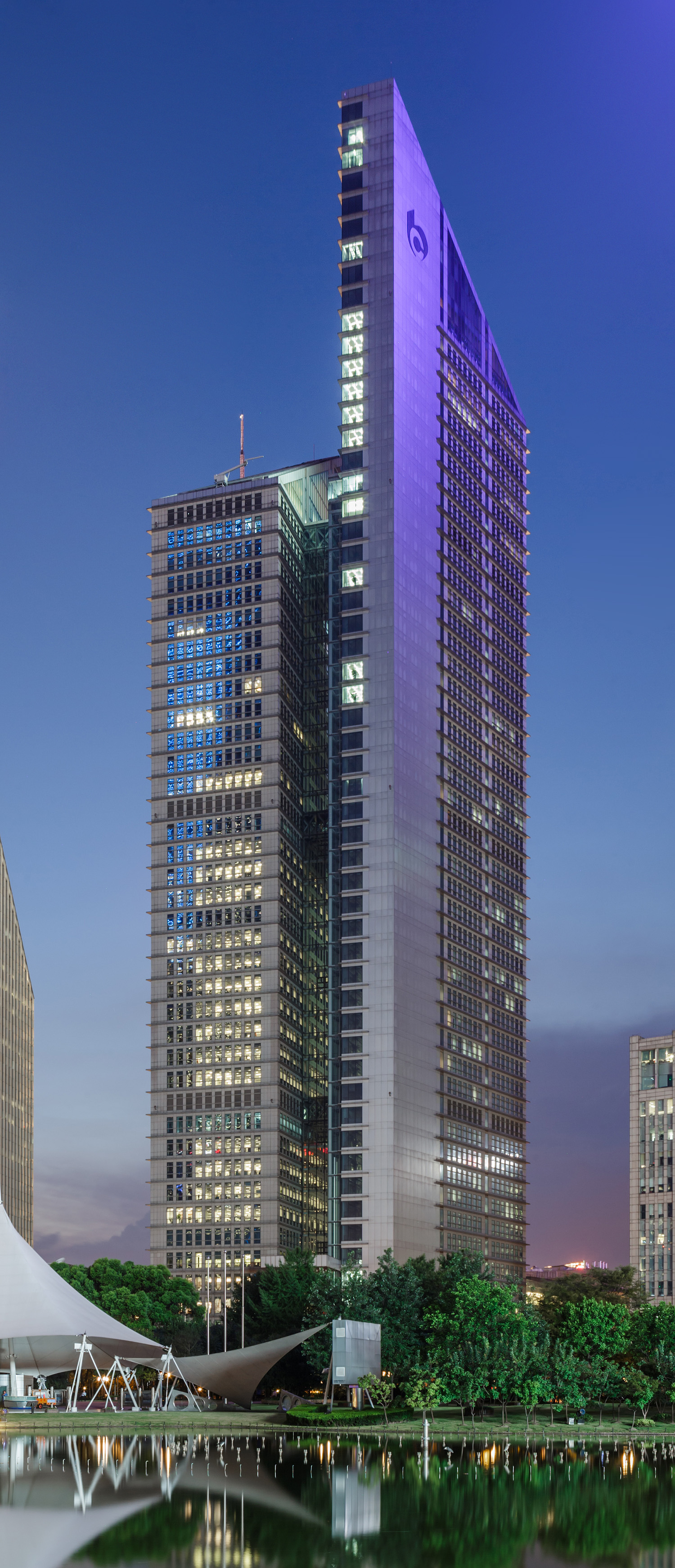 BOCOM Financial Towers, Shanghai - View from the east. © Mathias Beinling