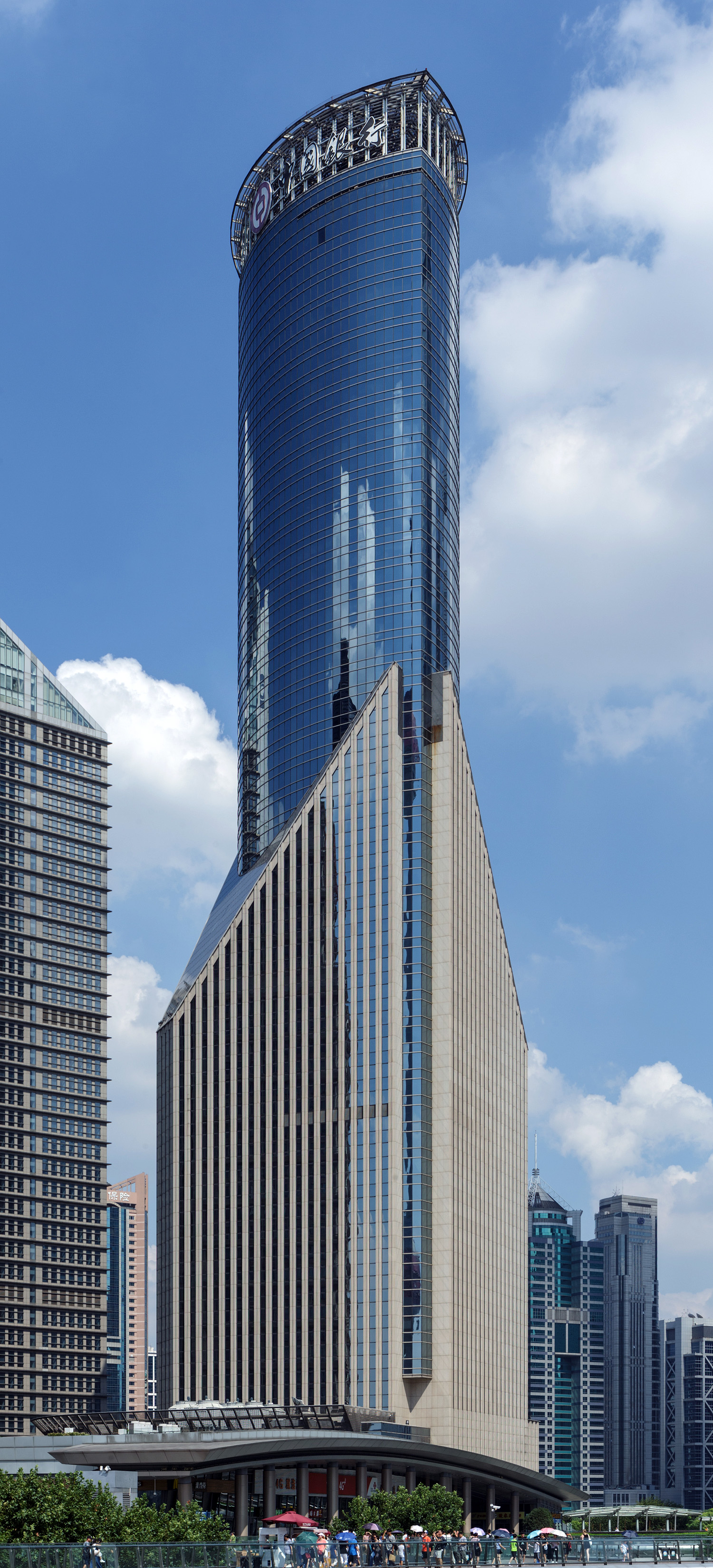 Bank of China Tower, Shanghai - View from the west. © Mathias Beinling
