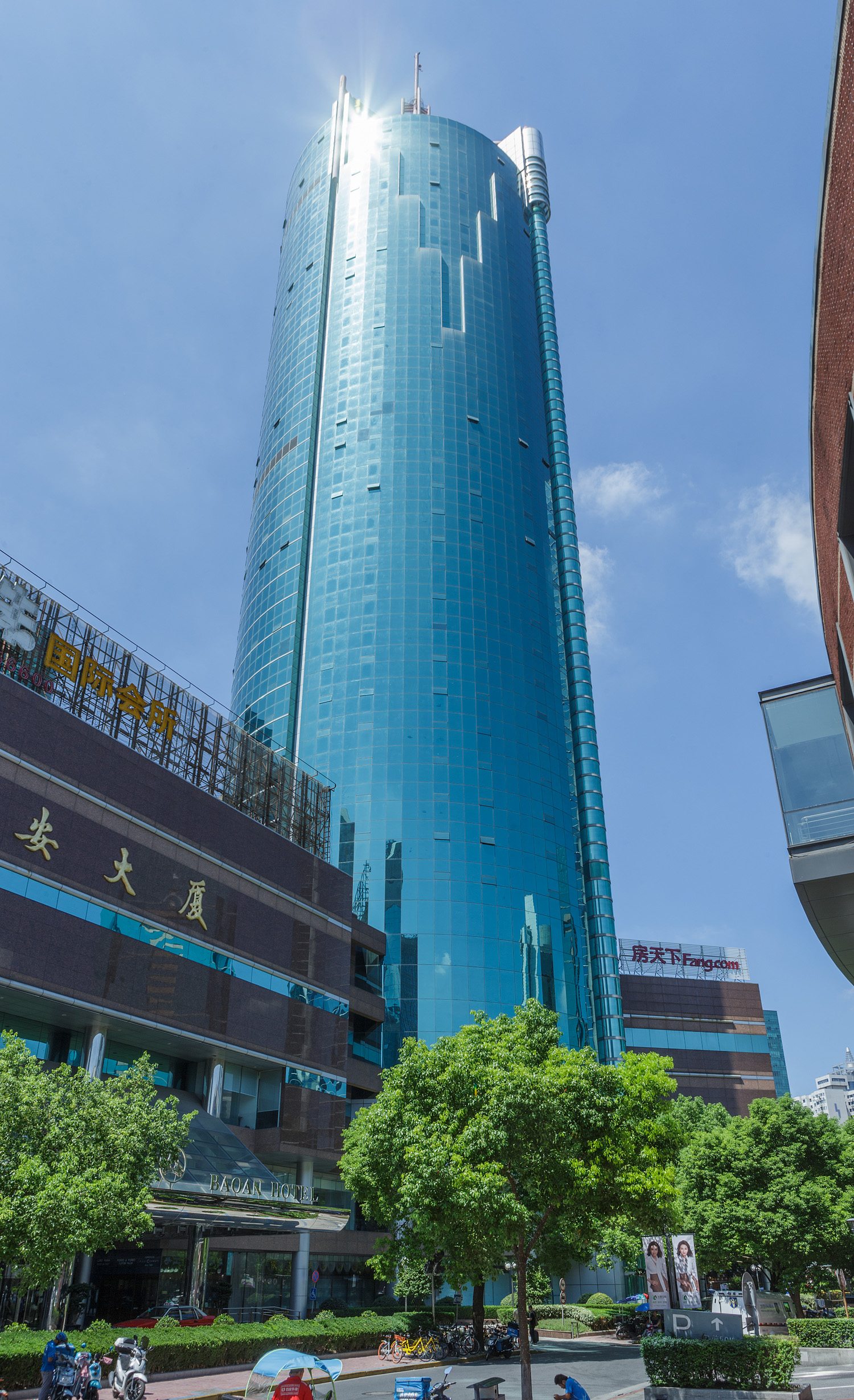Baoan Tower, Shanghai - View from the east. © Mathias Beinling