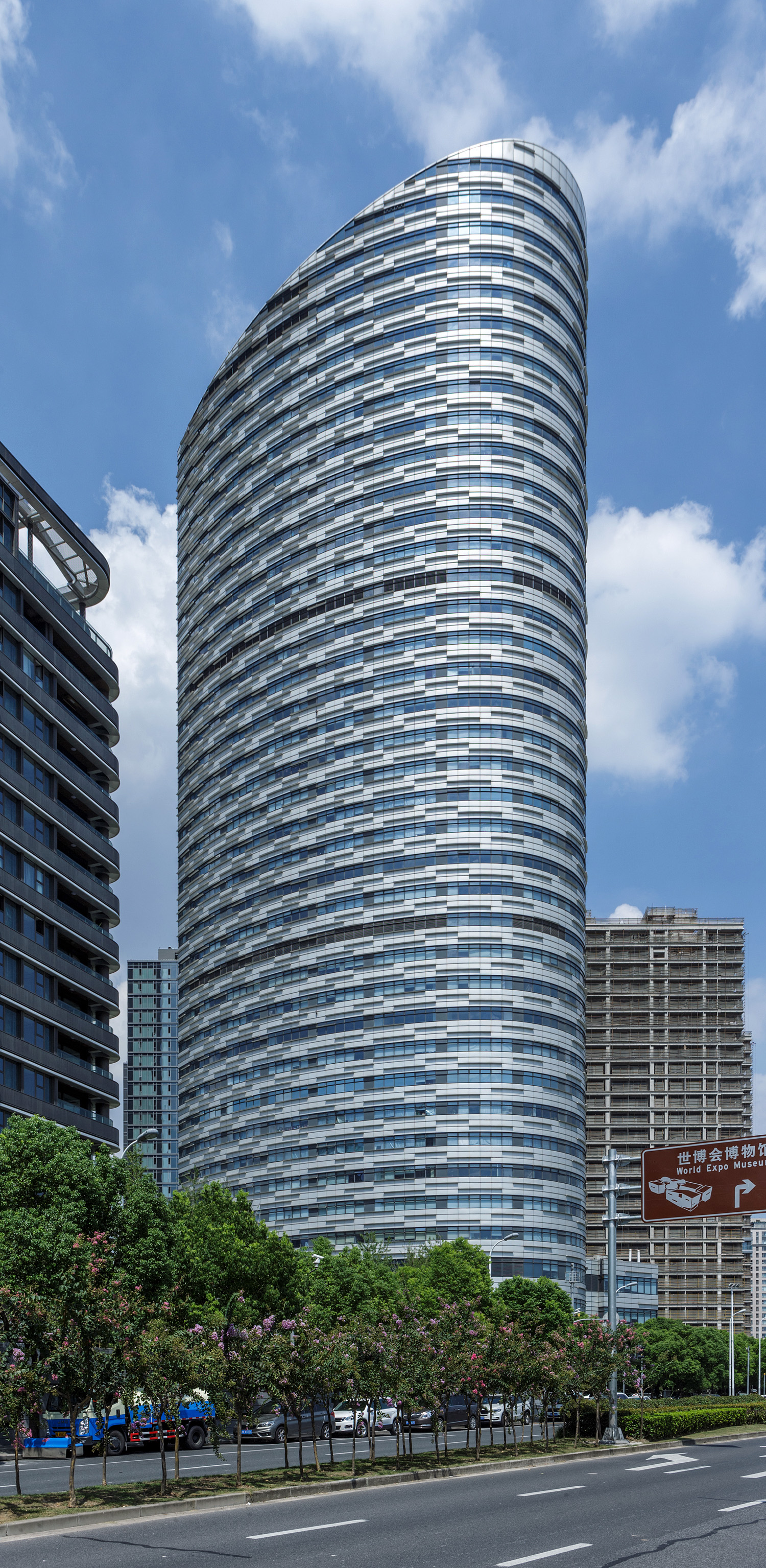 Hongkong Prosperity Tower, Shanghai - View from the southwest. © Mathias Beinling