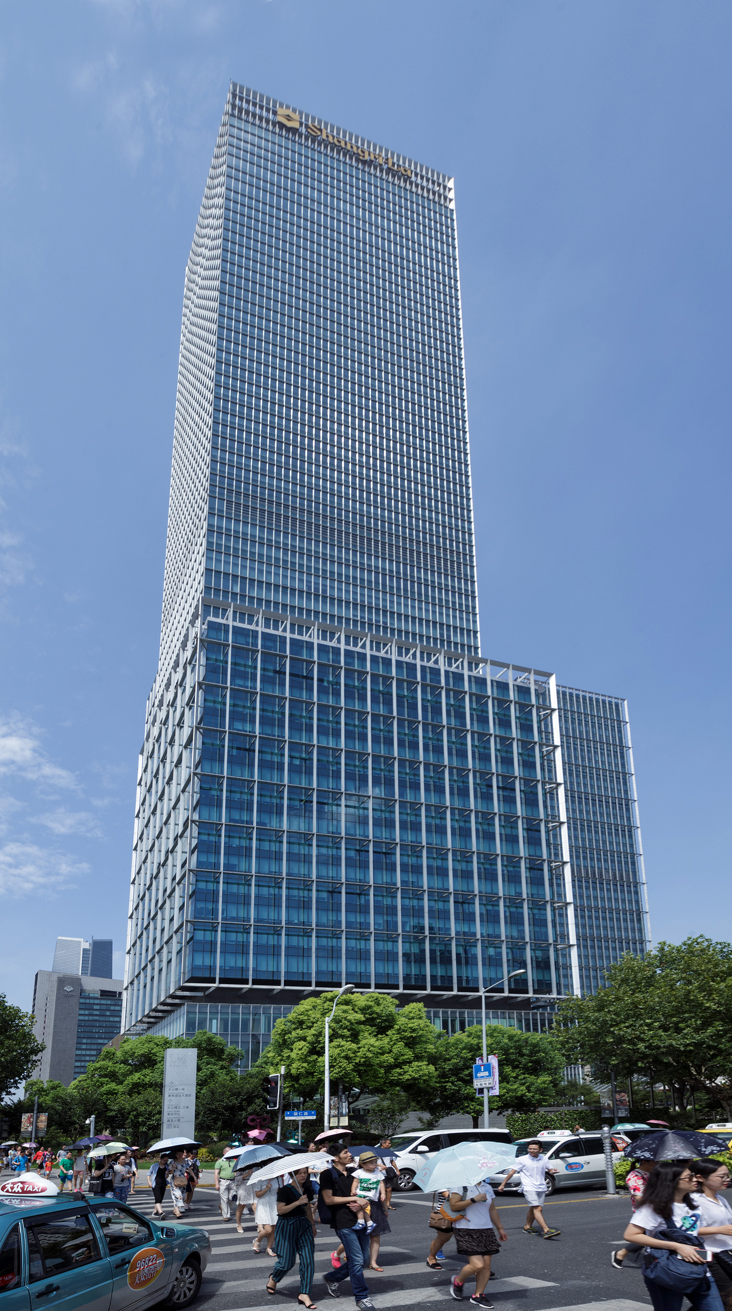 Jing An Kerry Centre Tower 2, Shanghai - View from the east. © Mathias Beinling