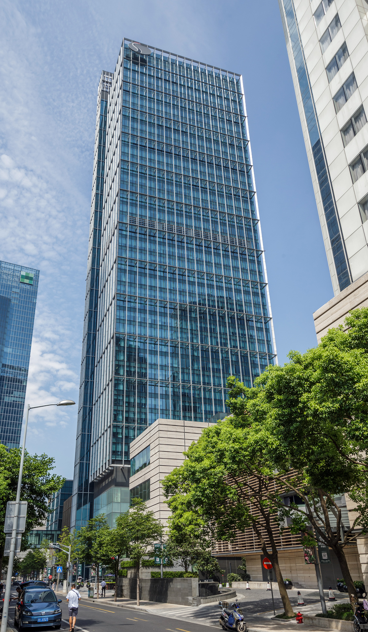 Jing An Kerry Centre Tower 3, Shanghai - View from the east. © Mathias Beinling