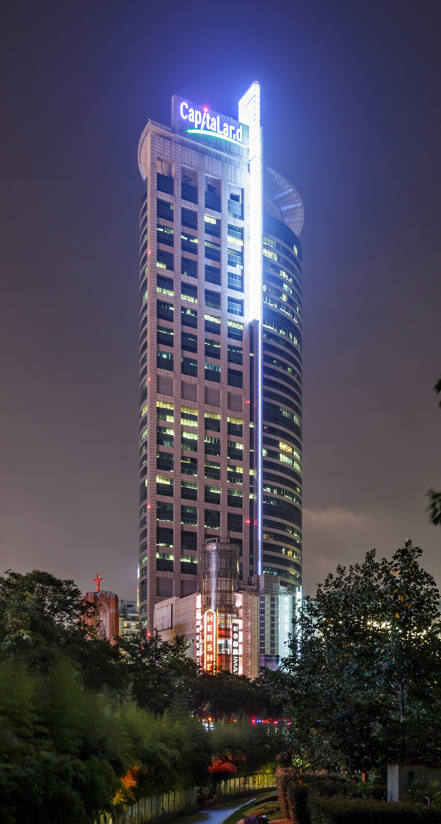 Raffles Square Tower, Shanghai - View from the east. © Mathias Beinling