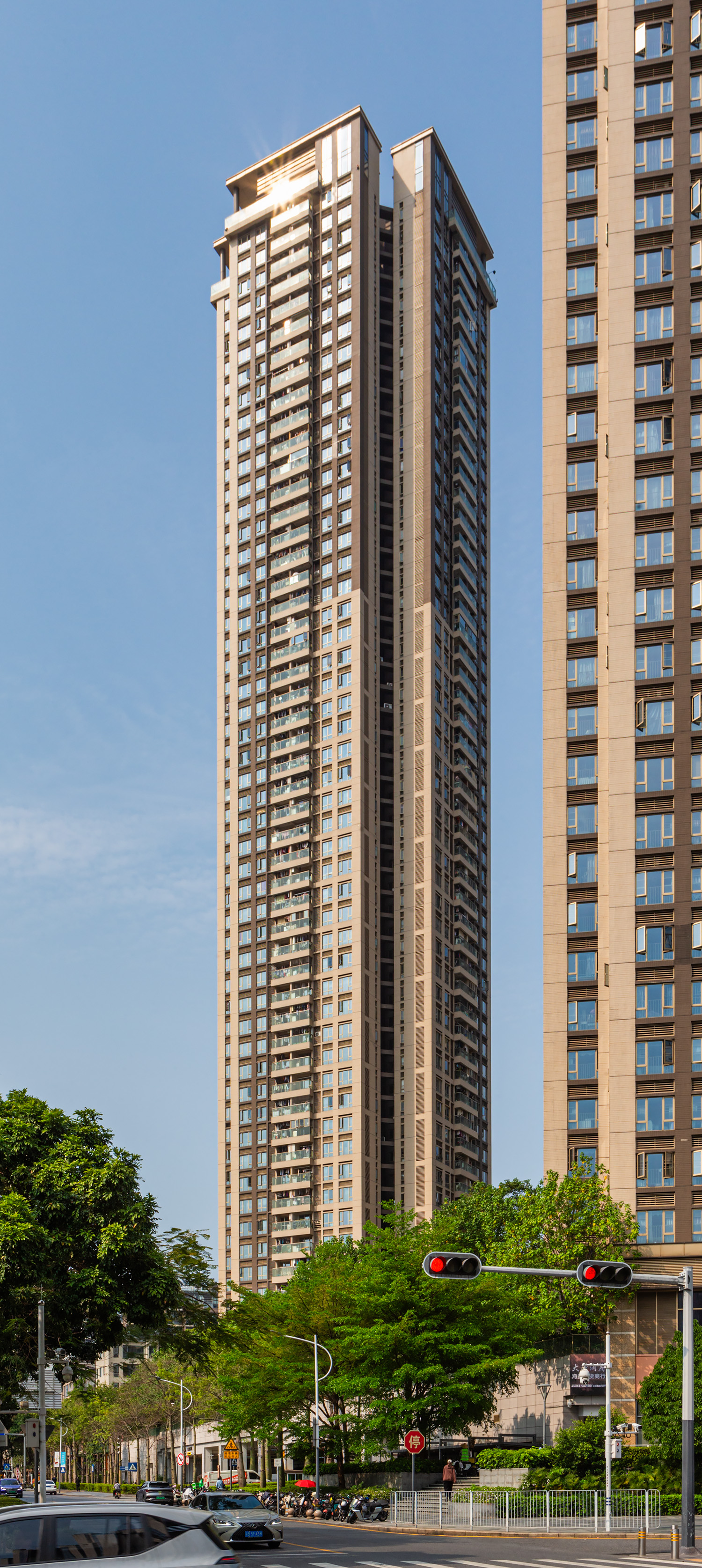 China Resources City Runfu Phase I Tower 6, Shenzhen - View from the south. © Mathias Beinling