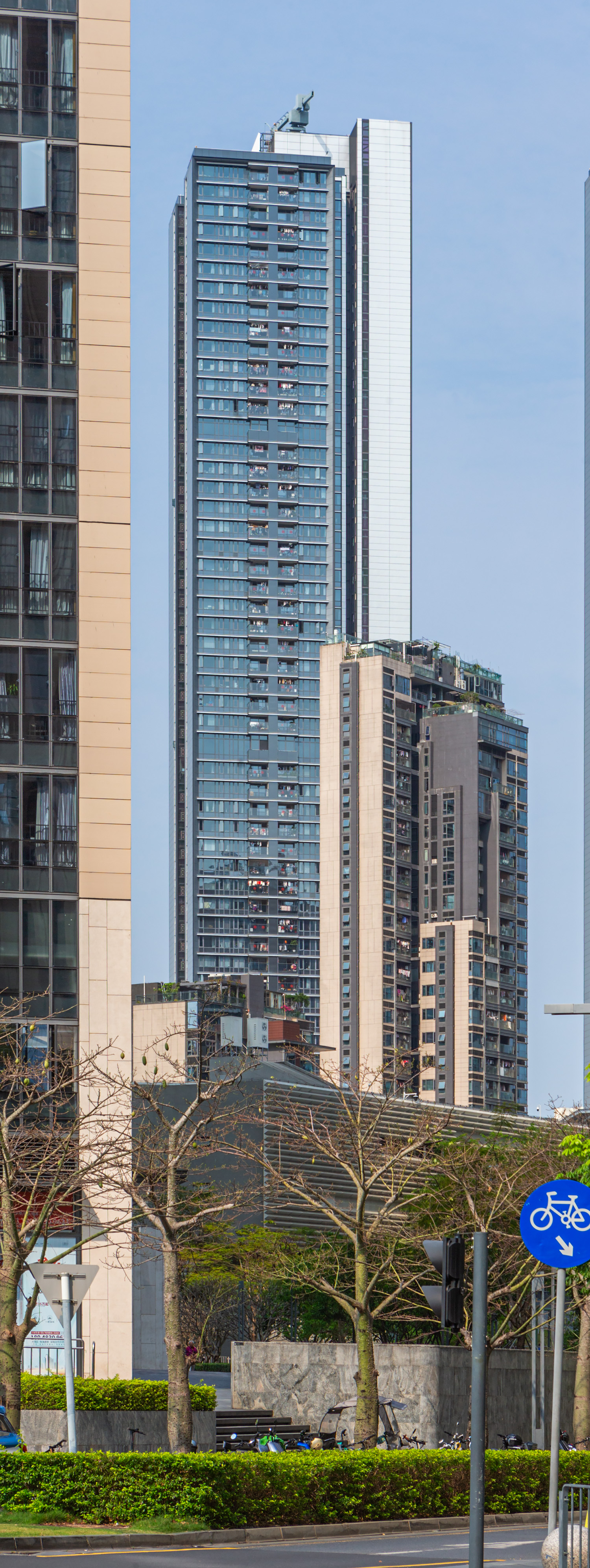 China Resources City Runxi Phase II Tower 4, Shenzhen - View from the southwest. © Mathias Beinling