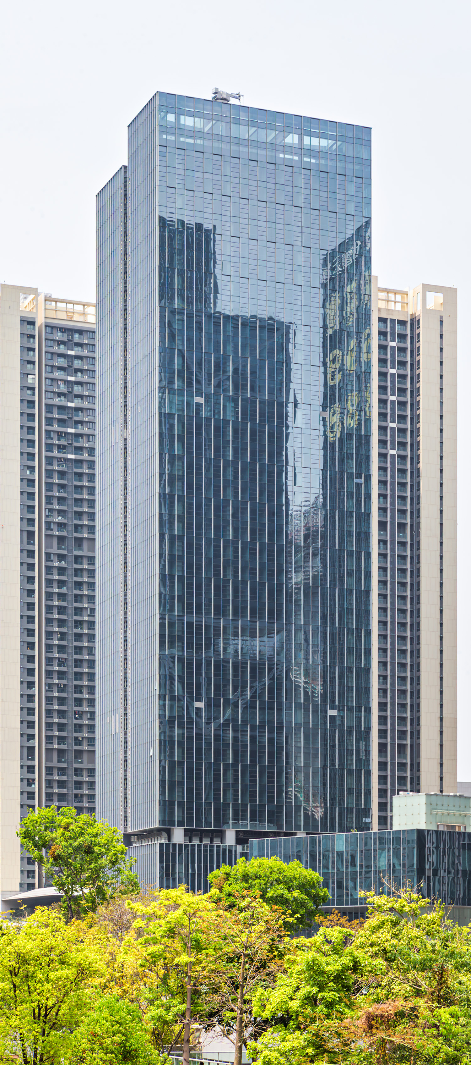 Creative City Tower C4, Shenzhen - View from the east. © Mathias Beinling