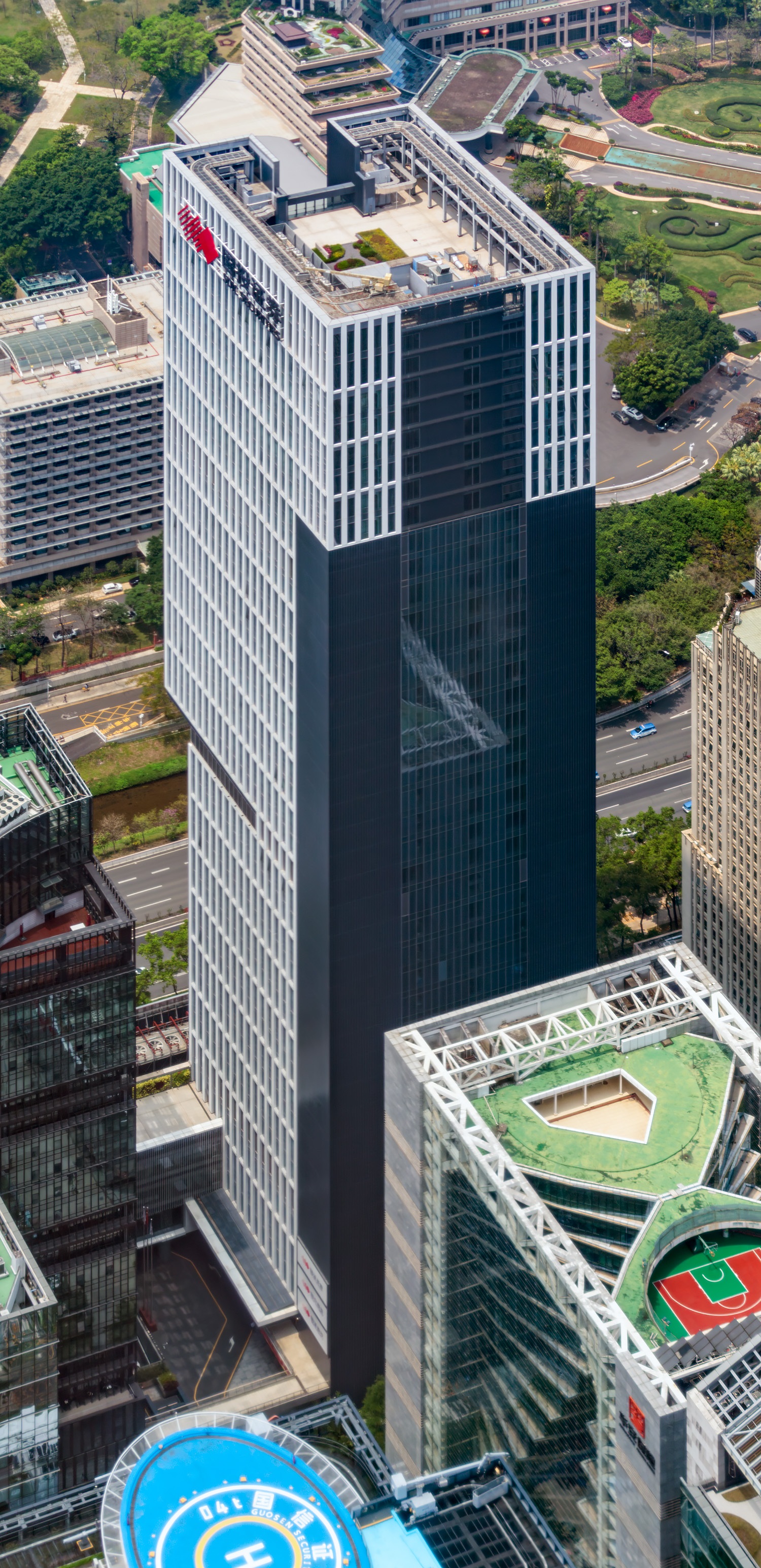Essence Financial Building, Shenzhen - View from Ping An Finance Center. © Mathias Beinling