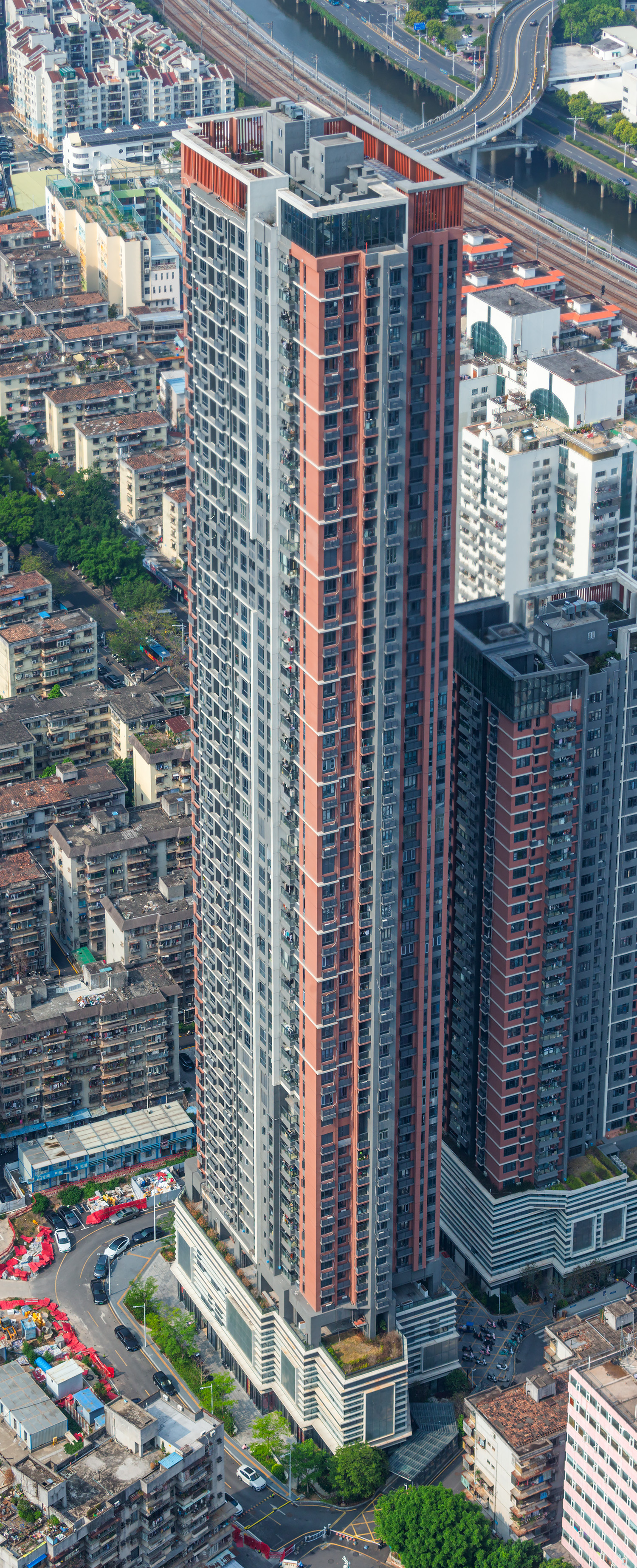 Evergrande Tianxi Mansion Tower 2, Shenzhen - View from Shun Hing Square. © Mathias Beinling