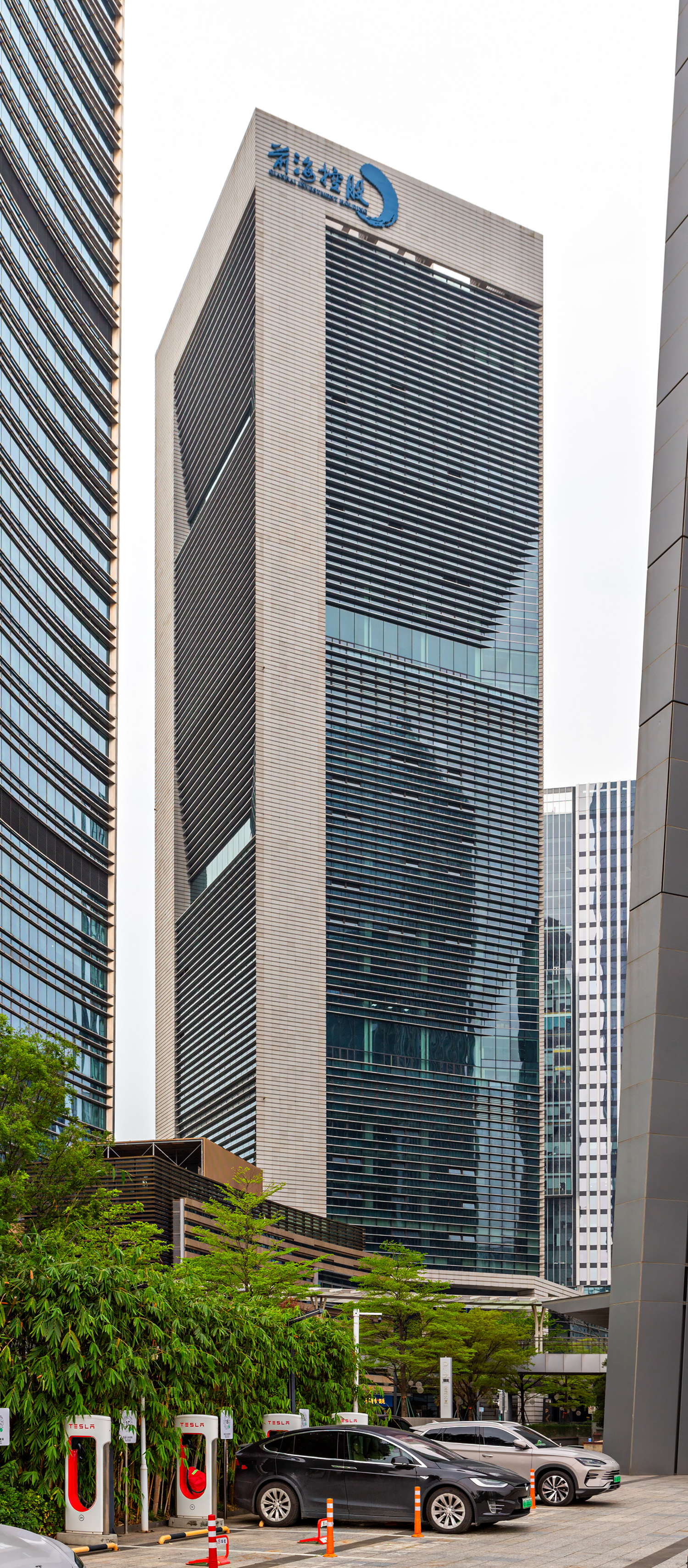 Free Trade Building, Shenzhen - View from the northeast. © Mathias Beinling