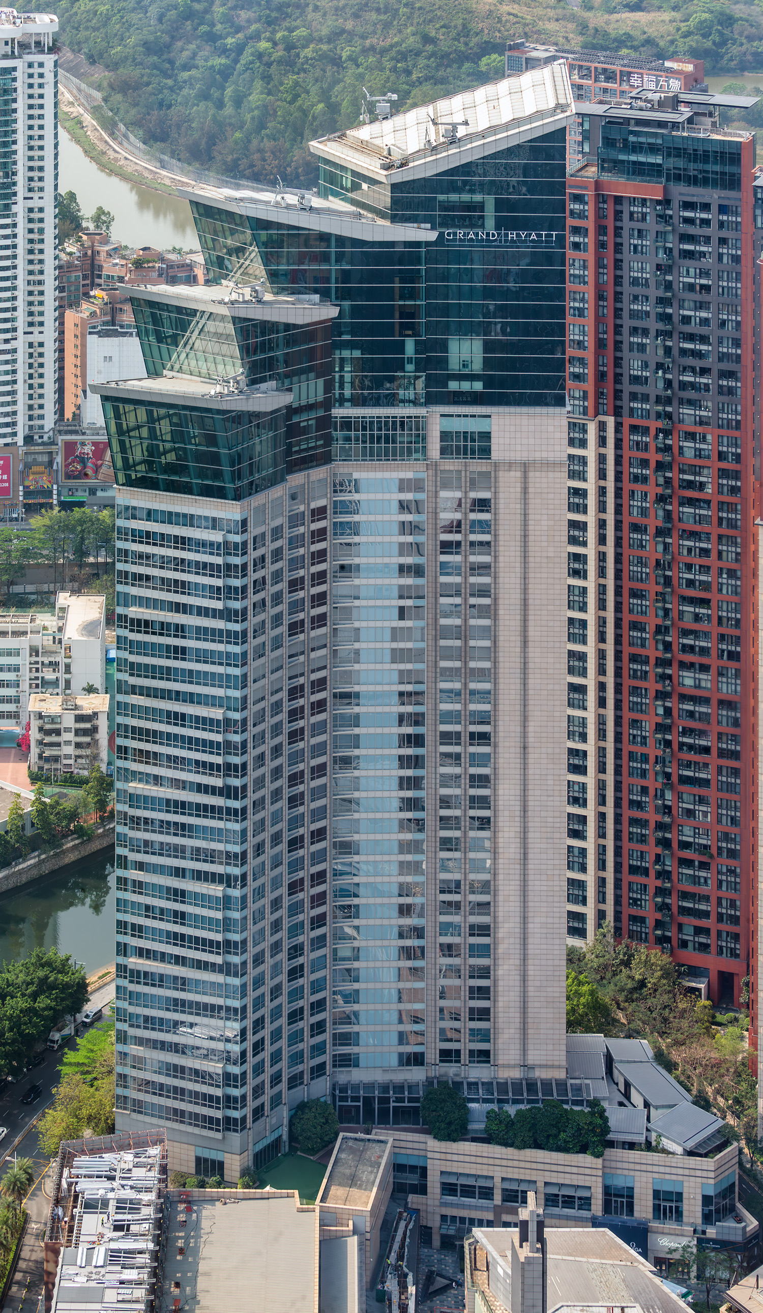 Grand Hyatt Shenzhen, Shenzhen - View from Shun Hing Square. © Mathias Beinling