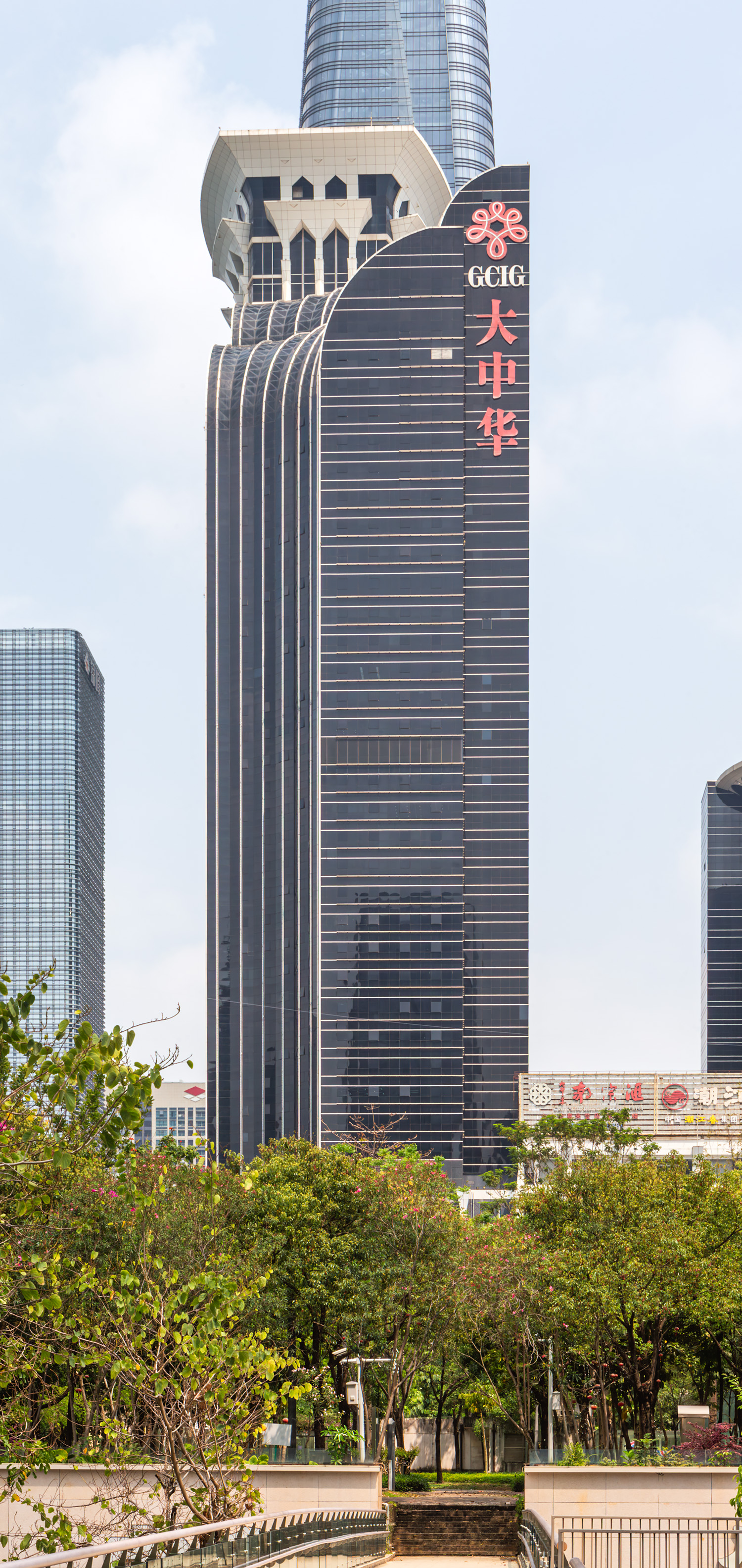Great China International Exchange Square, Shenzhen - View from the west. © Mathias Beinling