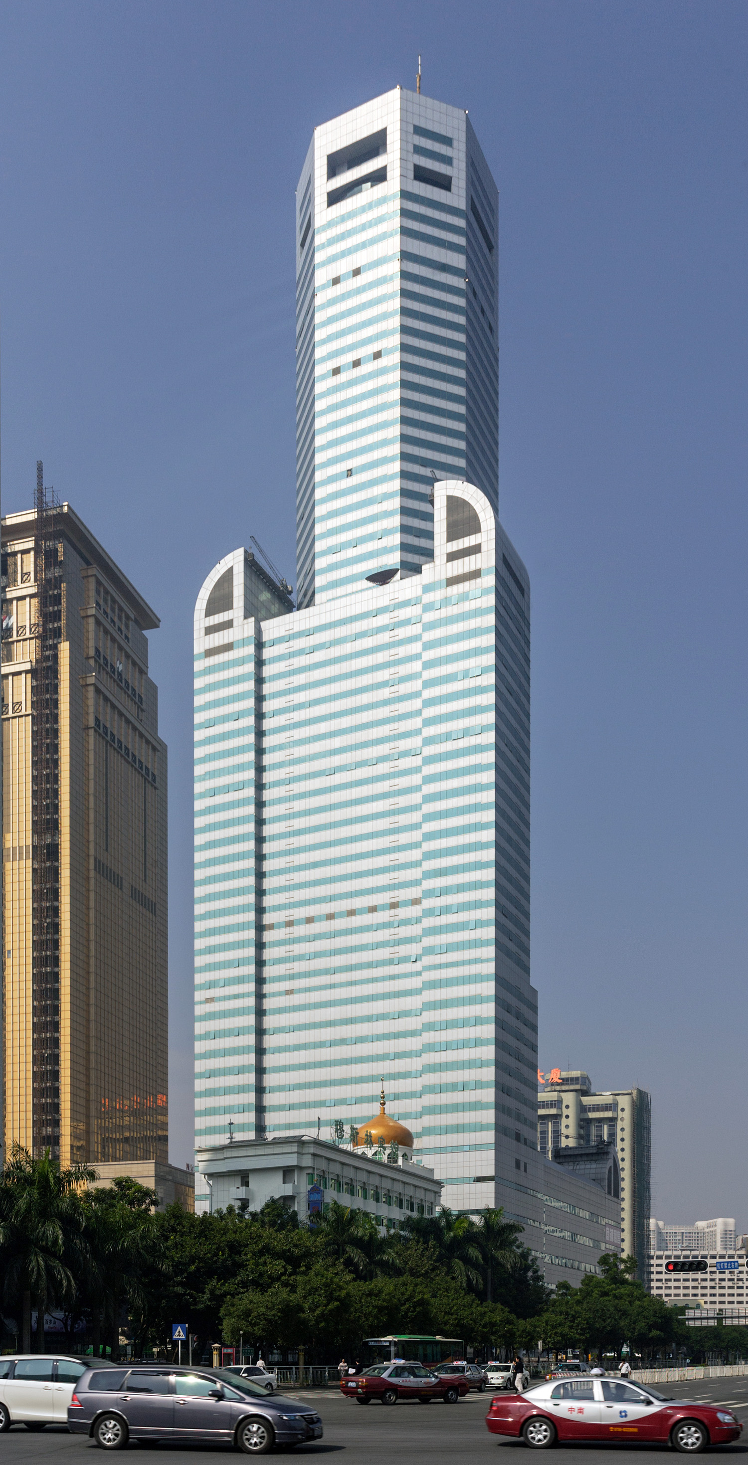 Hung Cheung Plaza, Shenzhen - View from the southeast. © Mathias Beinling