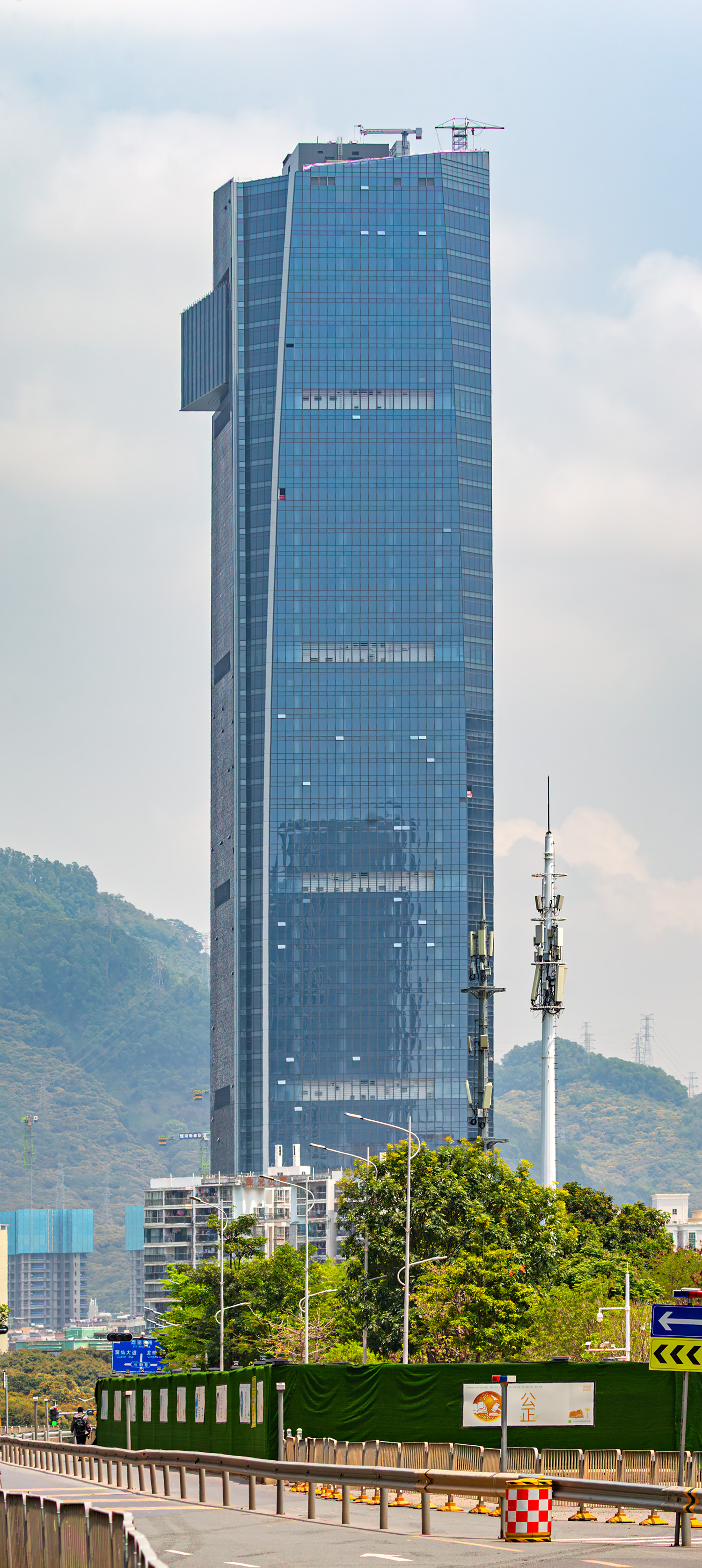 Nanshan Zhigu Tower, Shenzhen - View from the west. © Mathias Beinling