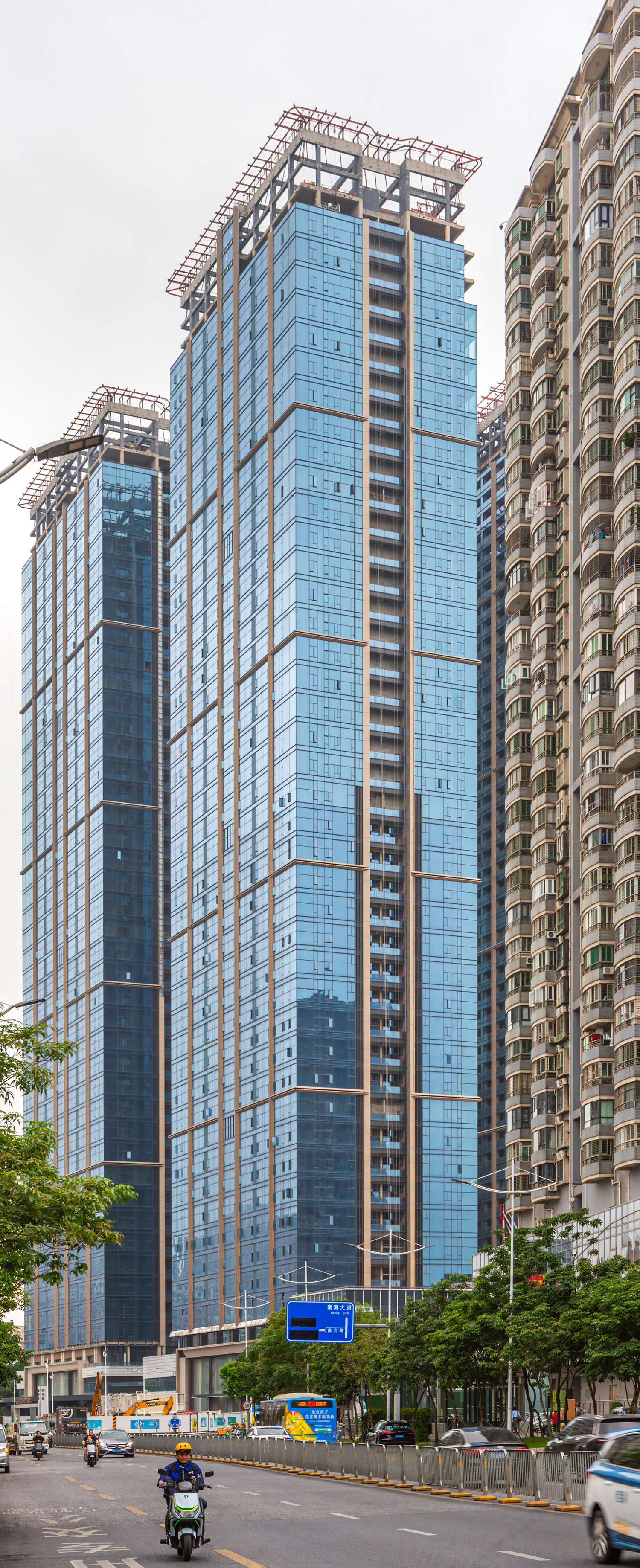 Park Hyatt Bay Tower A, Shenzhen - View from the northwest. © Mathias Beinling