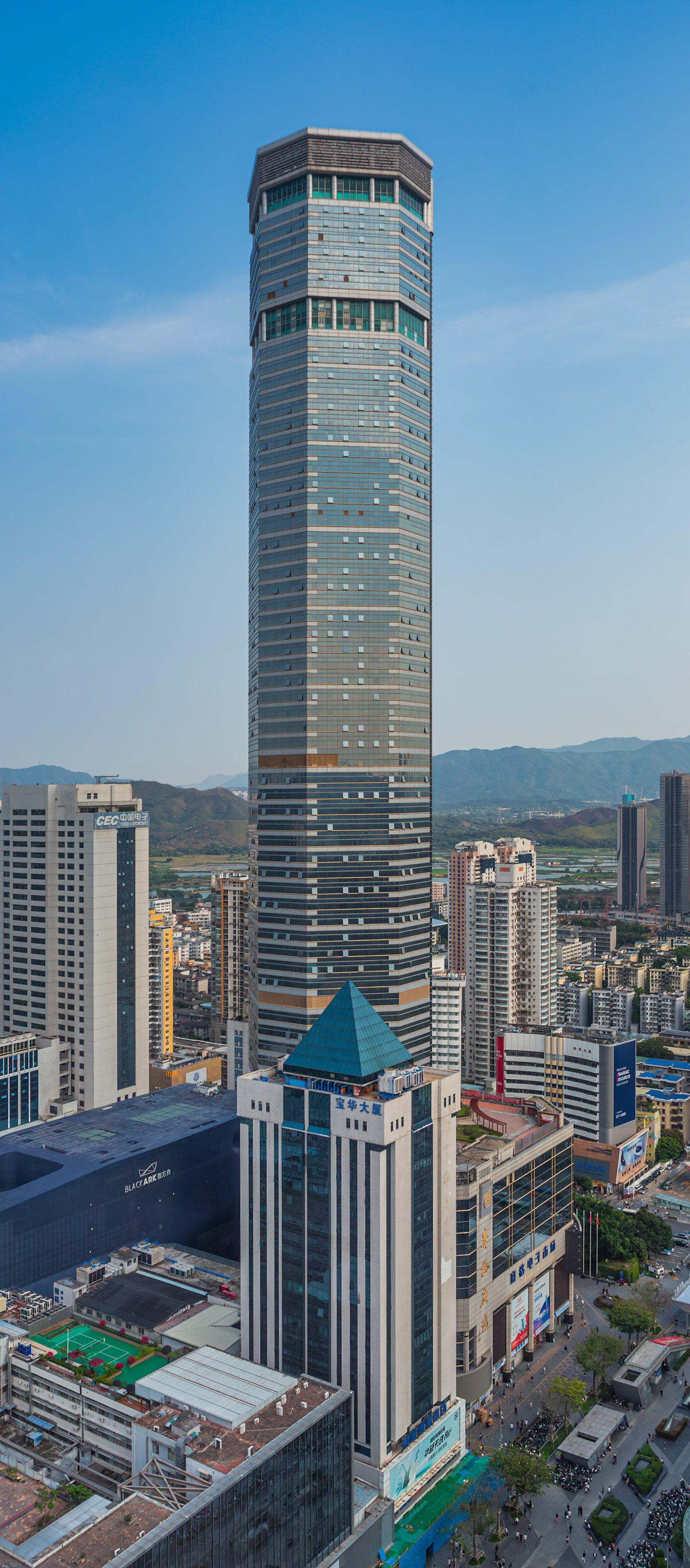 SEG Plaza, Shenzhen - View from Huaqiang Plaza Hotel. © Mathias Beinling