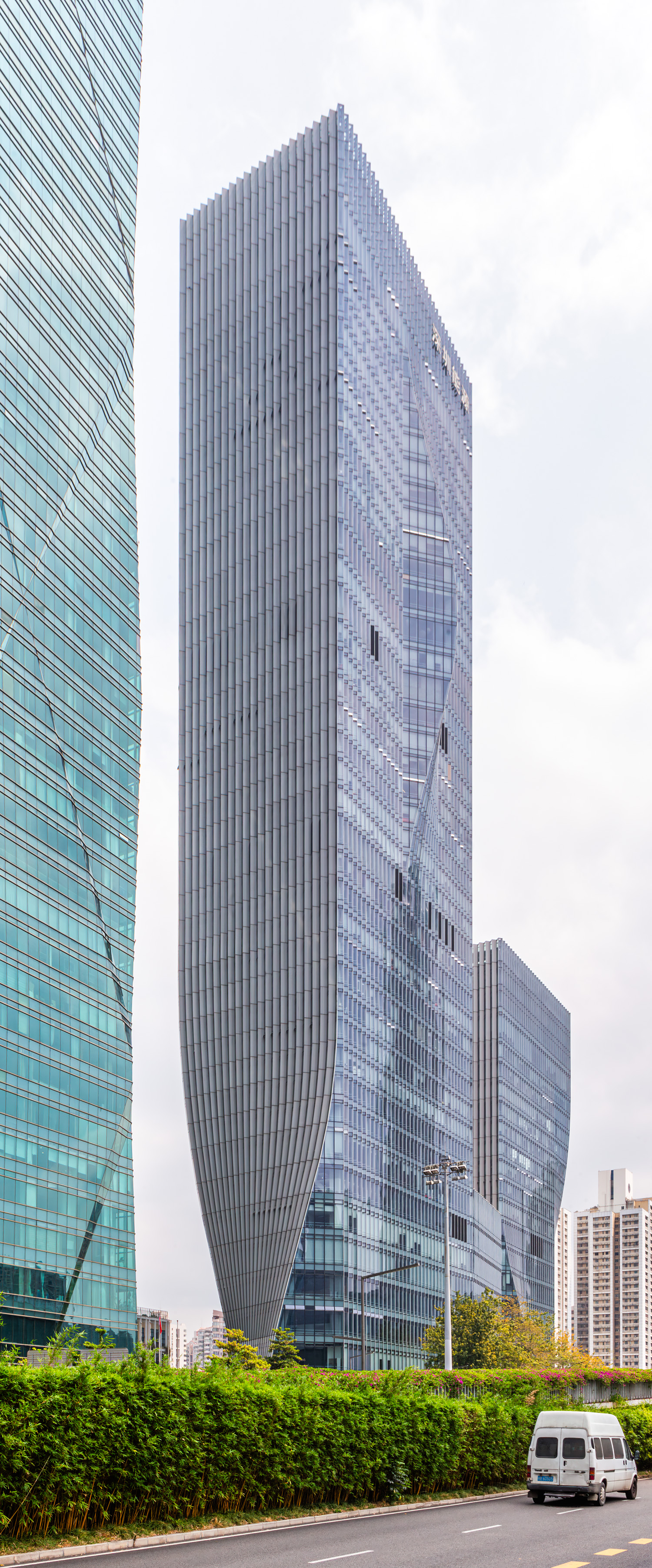 Shenzhen Energy Headquarters North Tower - View from the northwest