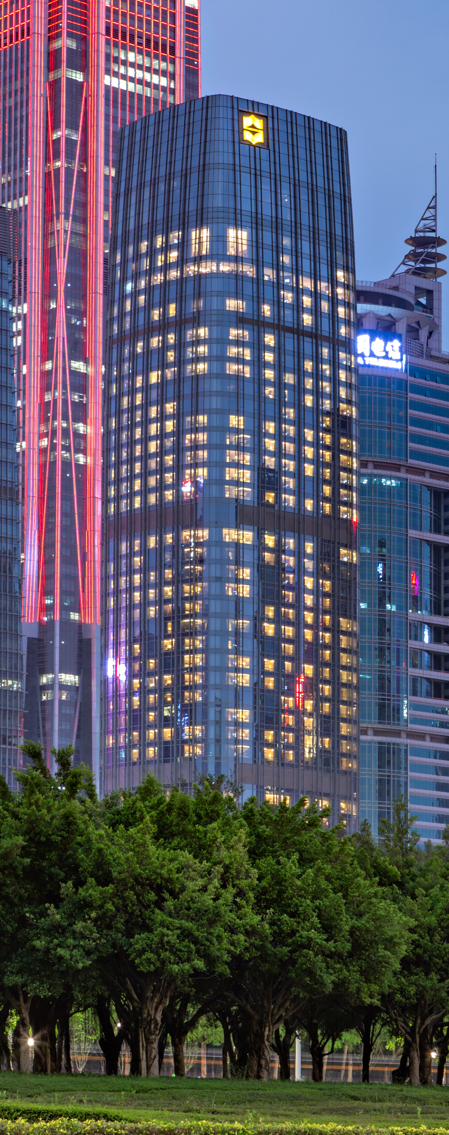 Shenzhen Futian Shangri La, Shenzhen - View from the northeast. © Mathias Beinling
