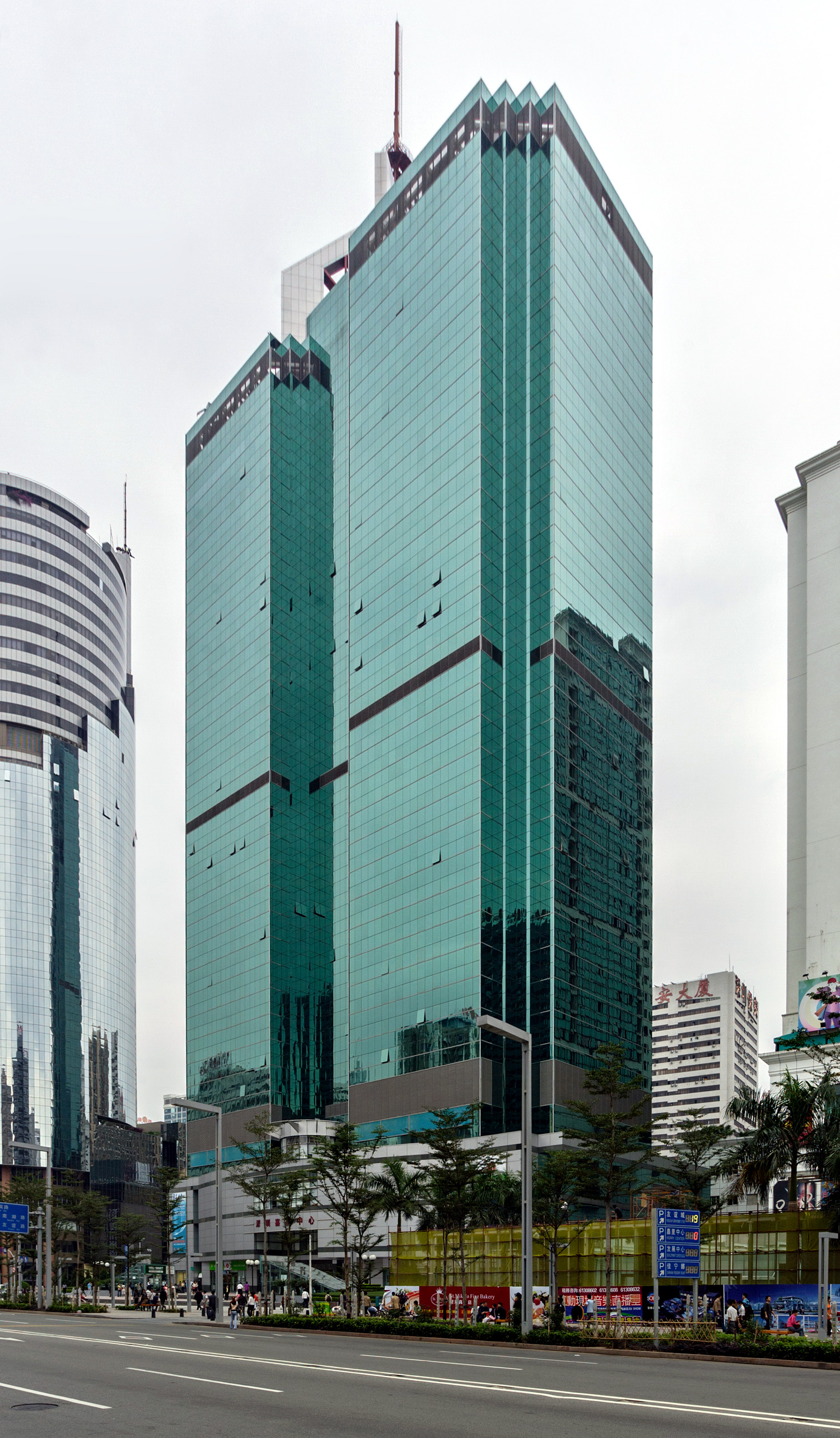 Shenzhen Kerry Centre I, Shenzhen - View from the south. © Mathias Beinling
