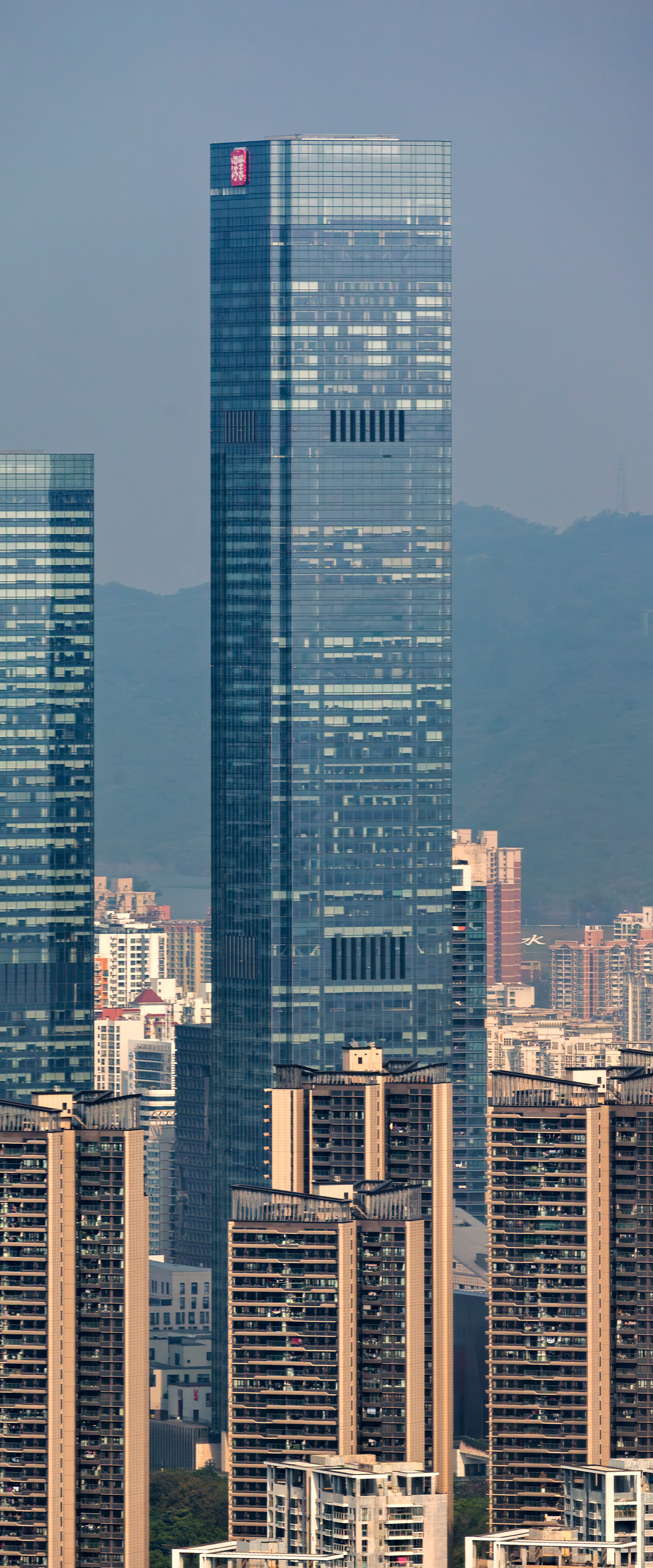 Shum Yip Upperhills Tower 1, Shenzhen - View from Shun Hing Square. © Mathias Beinling