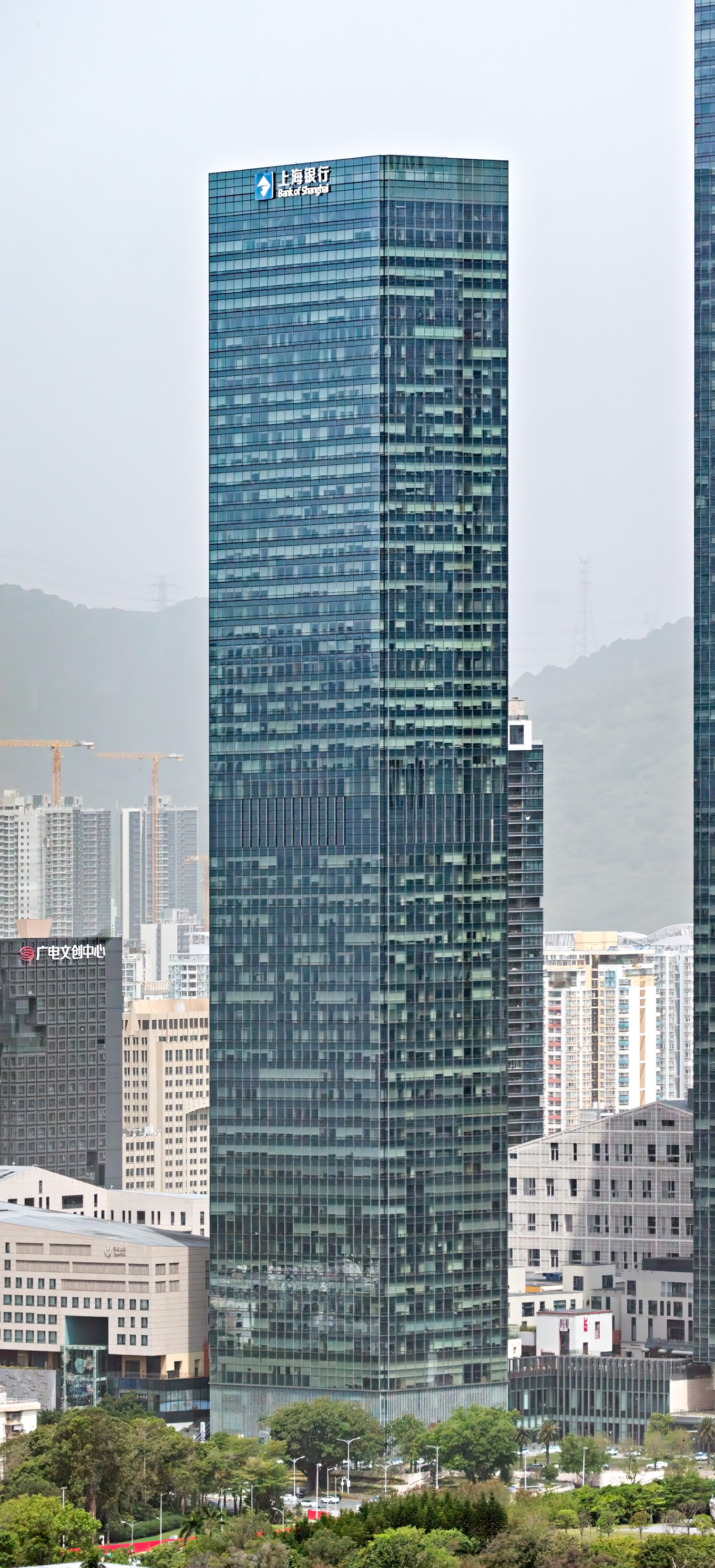 Shum Yip Upperhills Tower 2, Shenzhen - View from Huaqiang Plaza Hotel. © Mathias Beinling