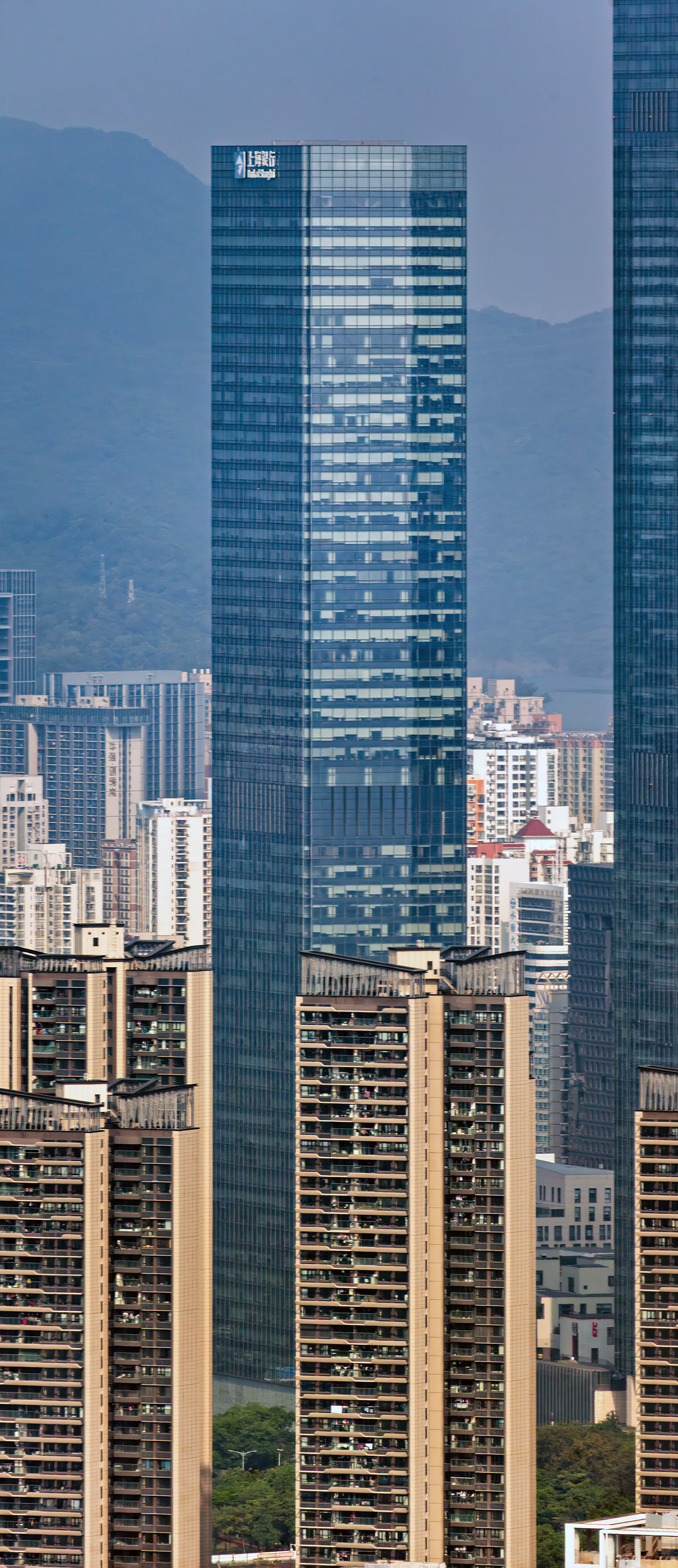 Shum Yip Upperhills Tower 2, Shenzhen - View from Shun Hing Square. © Mathias Beinling