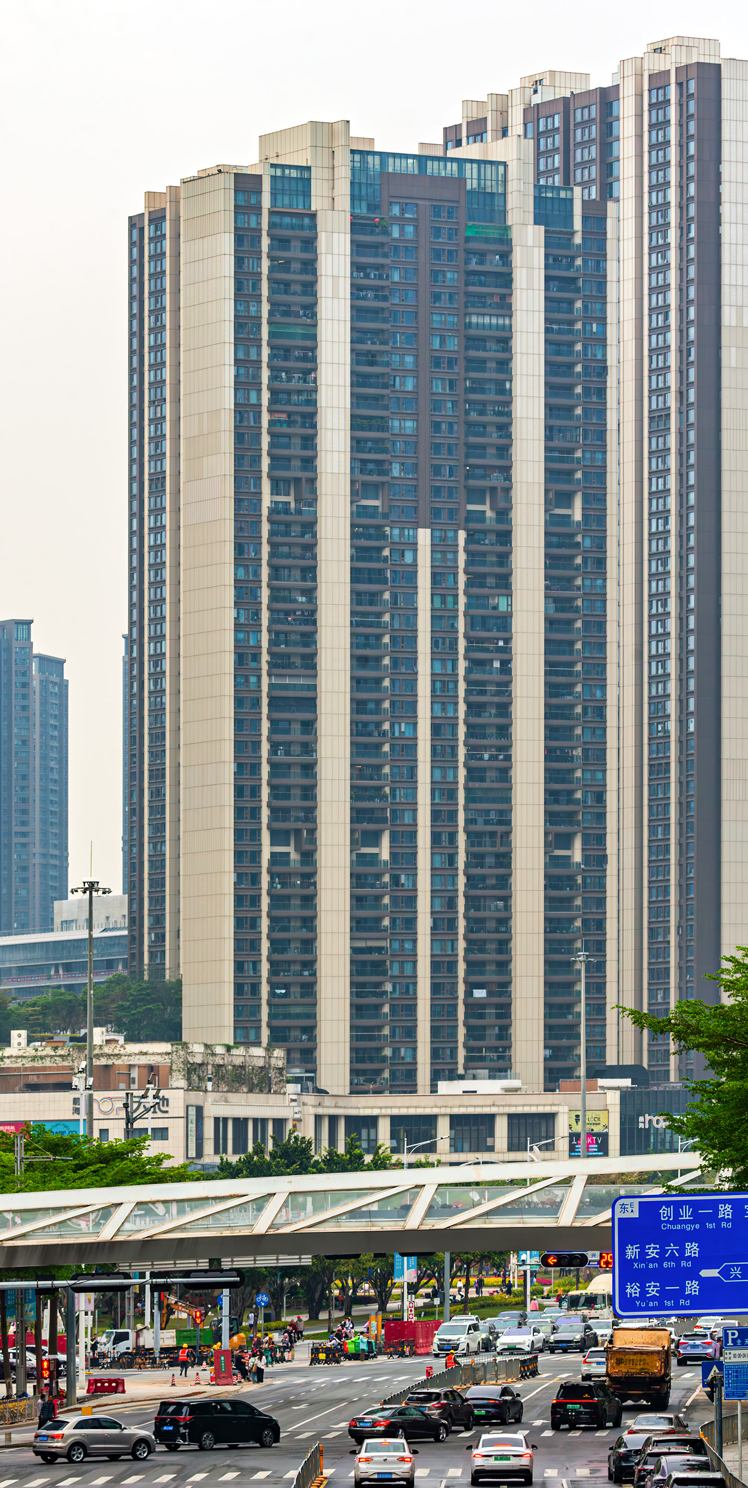 UNI-Center Tower 4 - View from the west