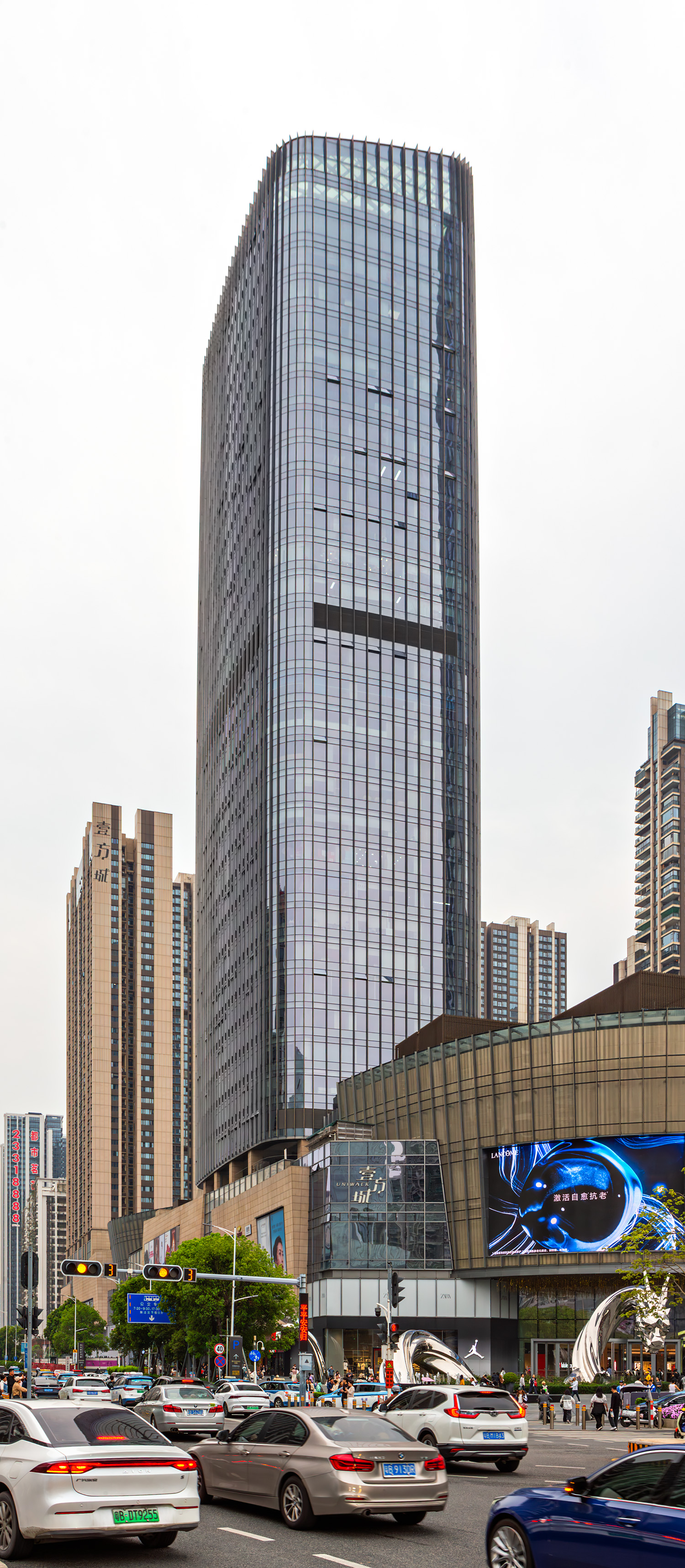 UNI-Center Tower B - View from the northwest