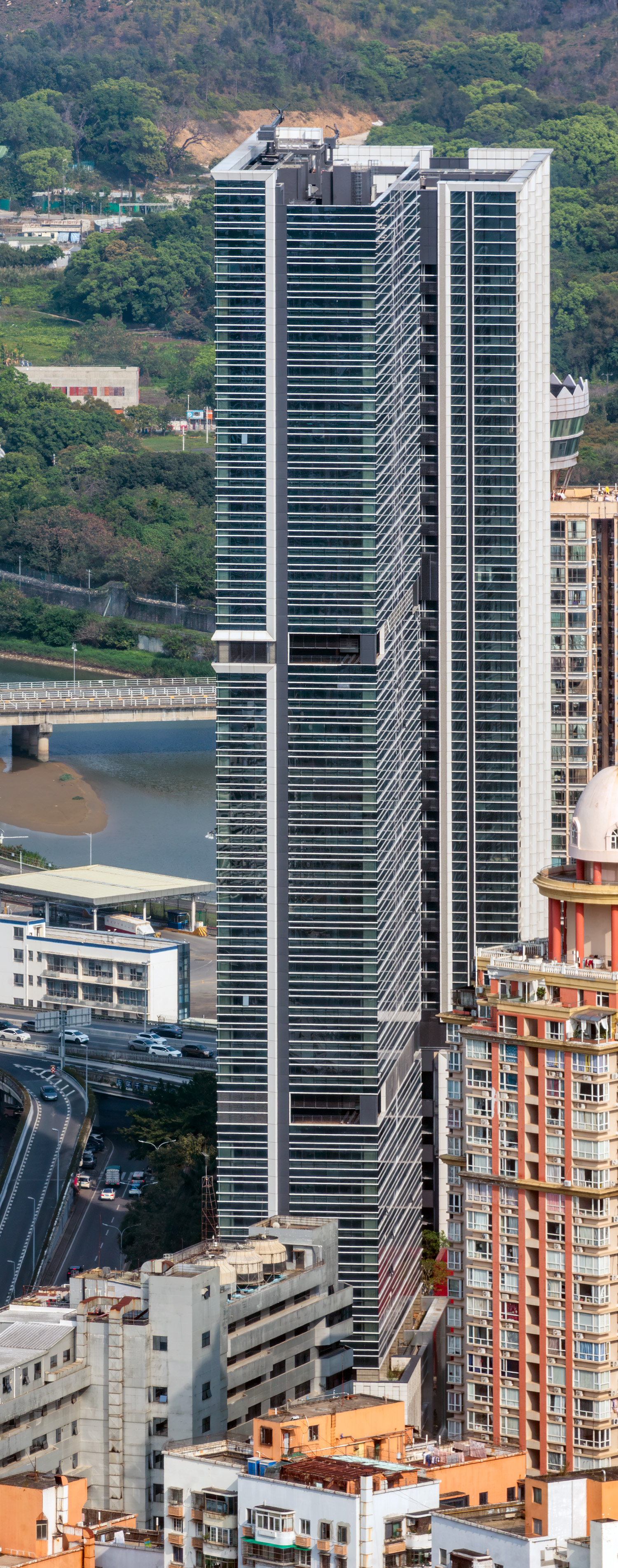 Vanke Old Place Building A, Shenzhen - View from Shun Hing Square. © Mathias Beinling