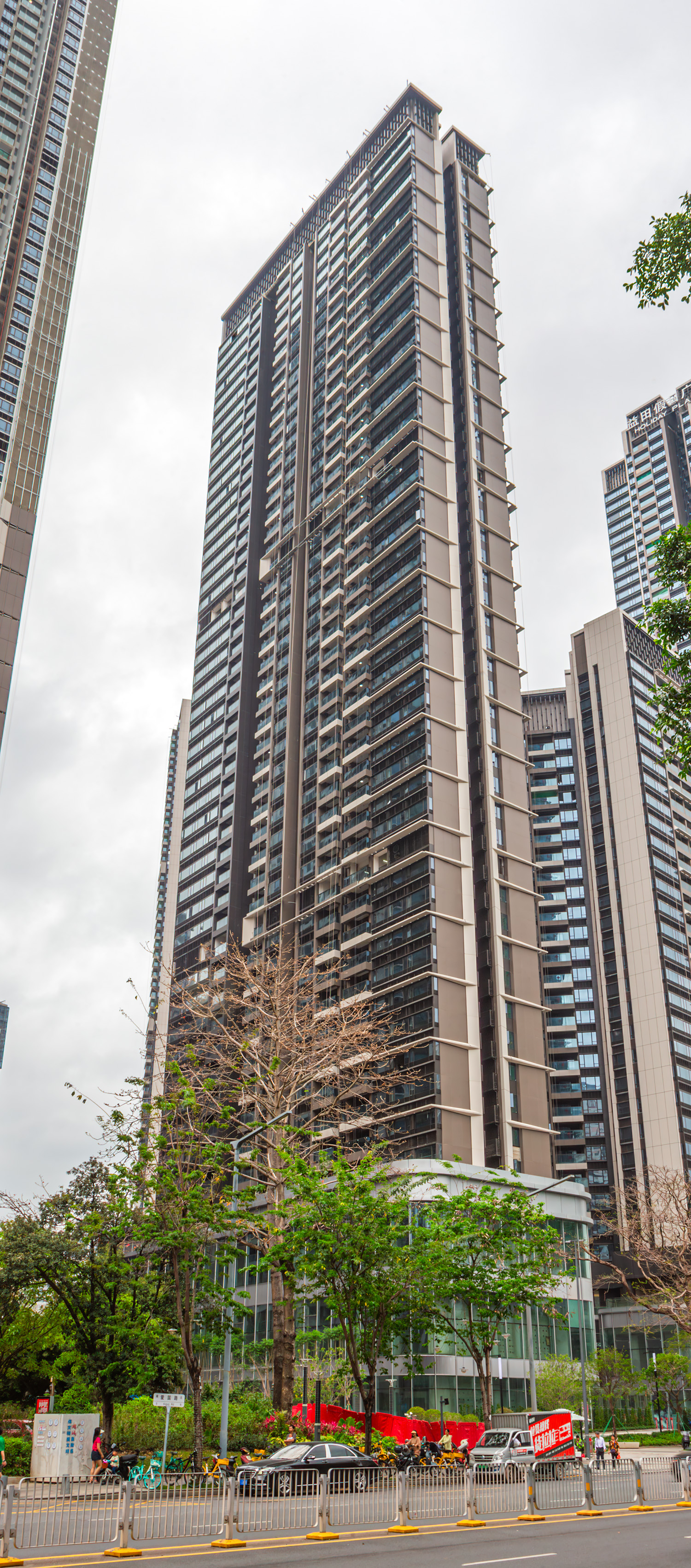 Yitian Rising World Phase II Tower 3 - Looking up