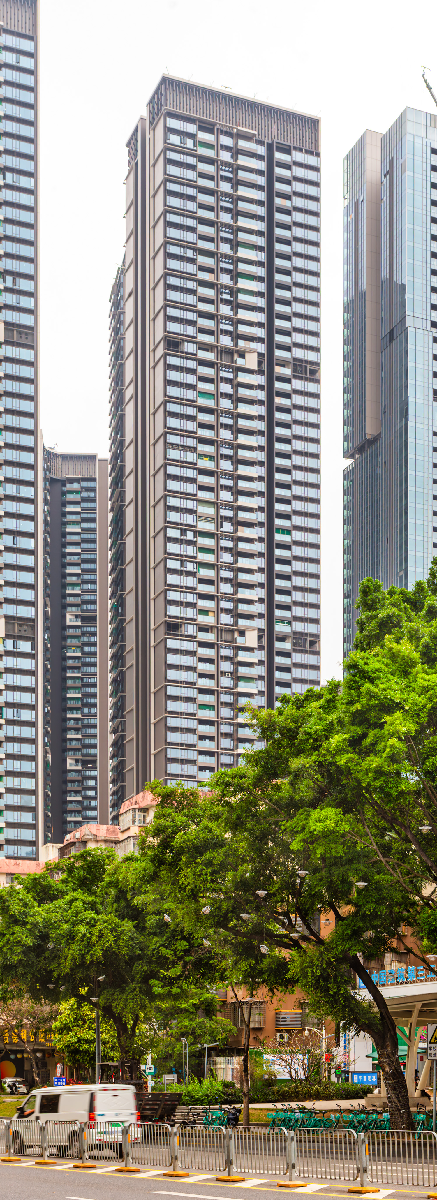 Yitian Rising World Phase I Tower 1B, Shenzhen - View from the northeast. © Mathias Beinling