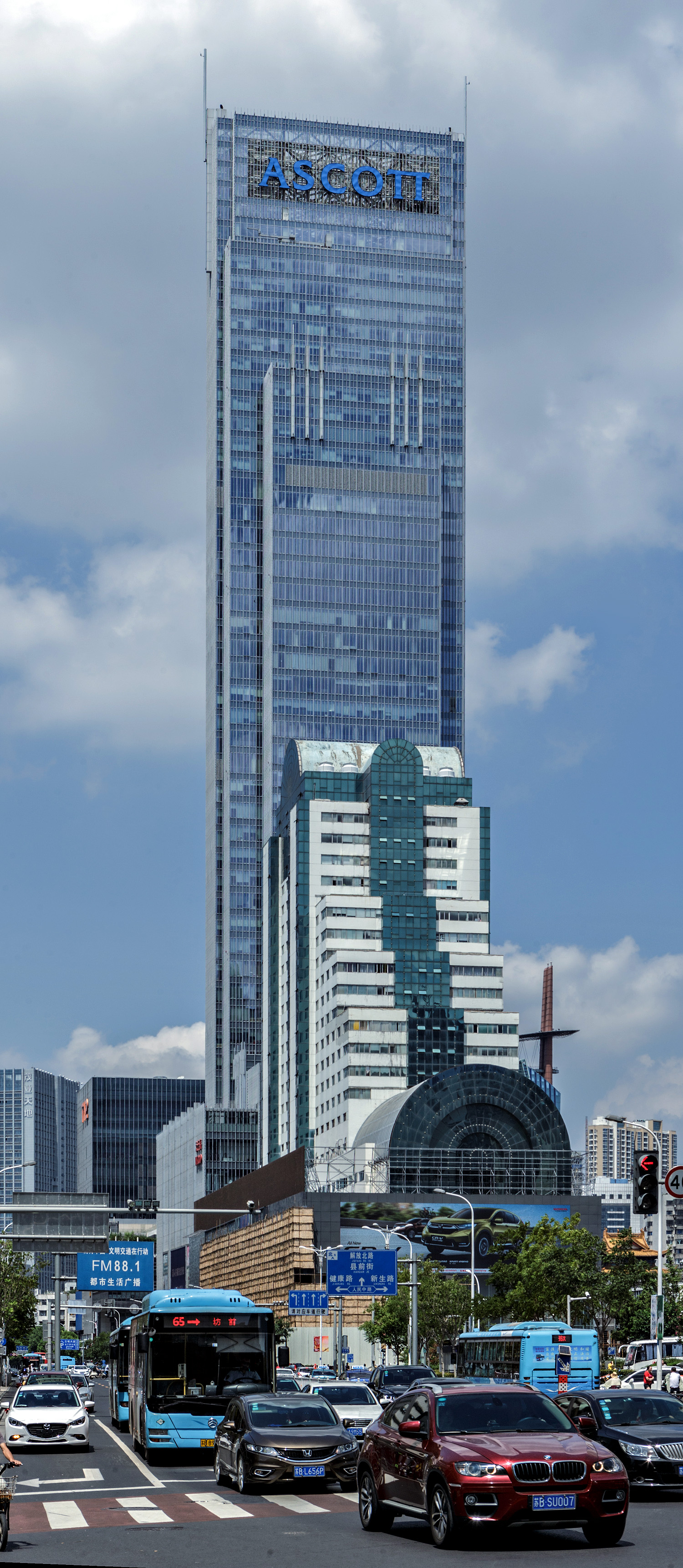 Yunfu Tower, Wuxi - View from the south. © Mathias Beinling