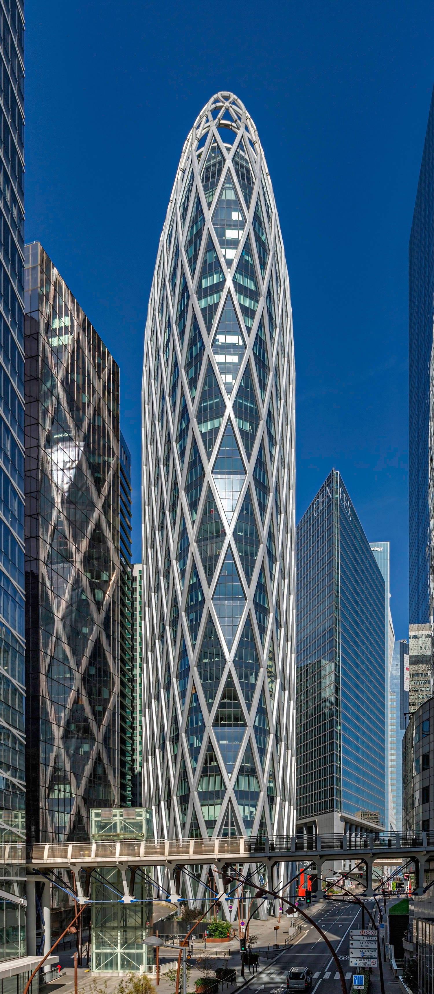 D2 Tower , Courbevoie - View from the east. © Mathias Beinling