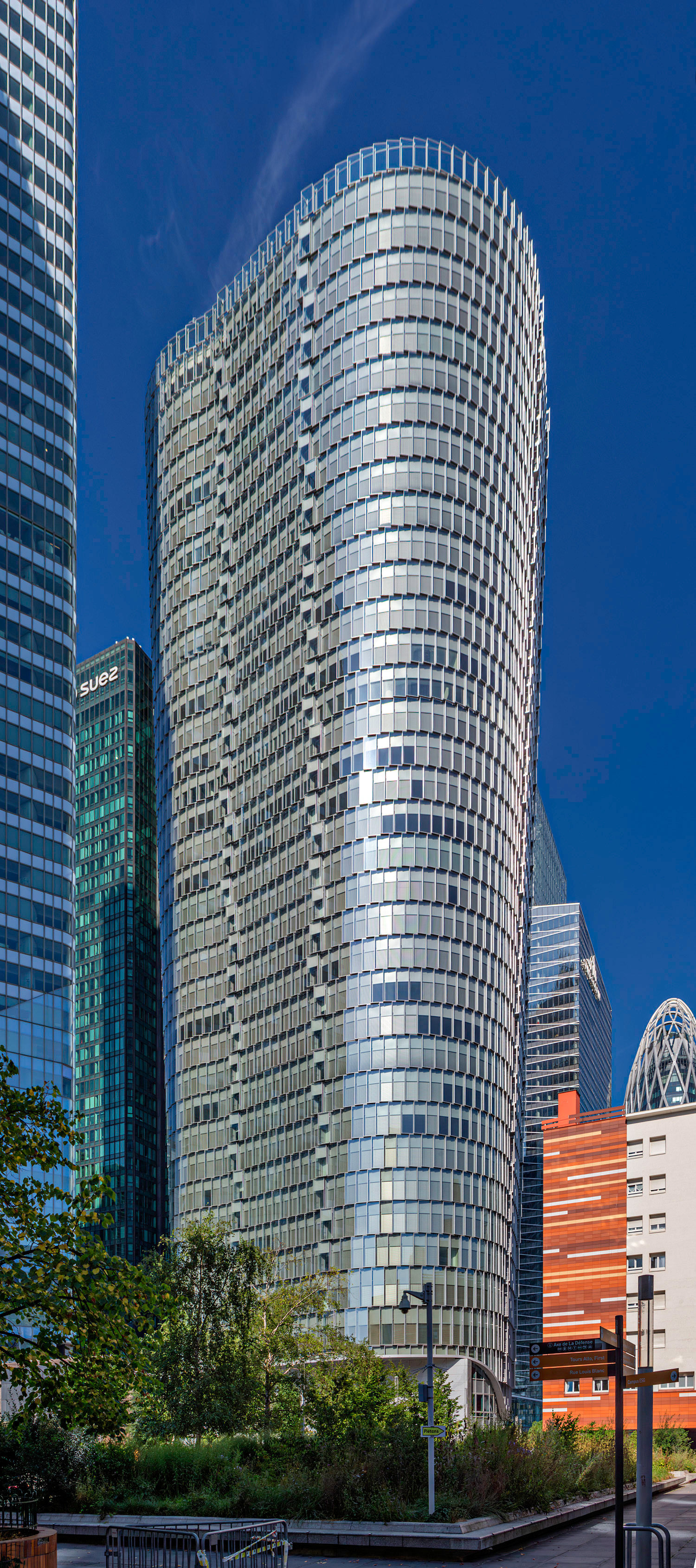 Tour ALTO, Courbevoie - View from the east. © Mathias Beinling