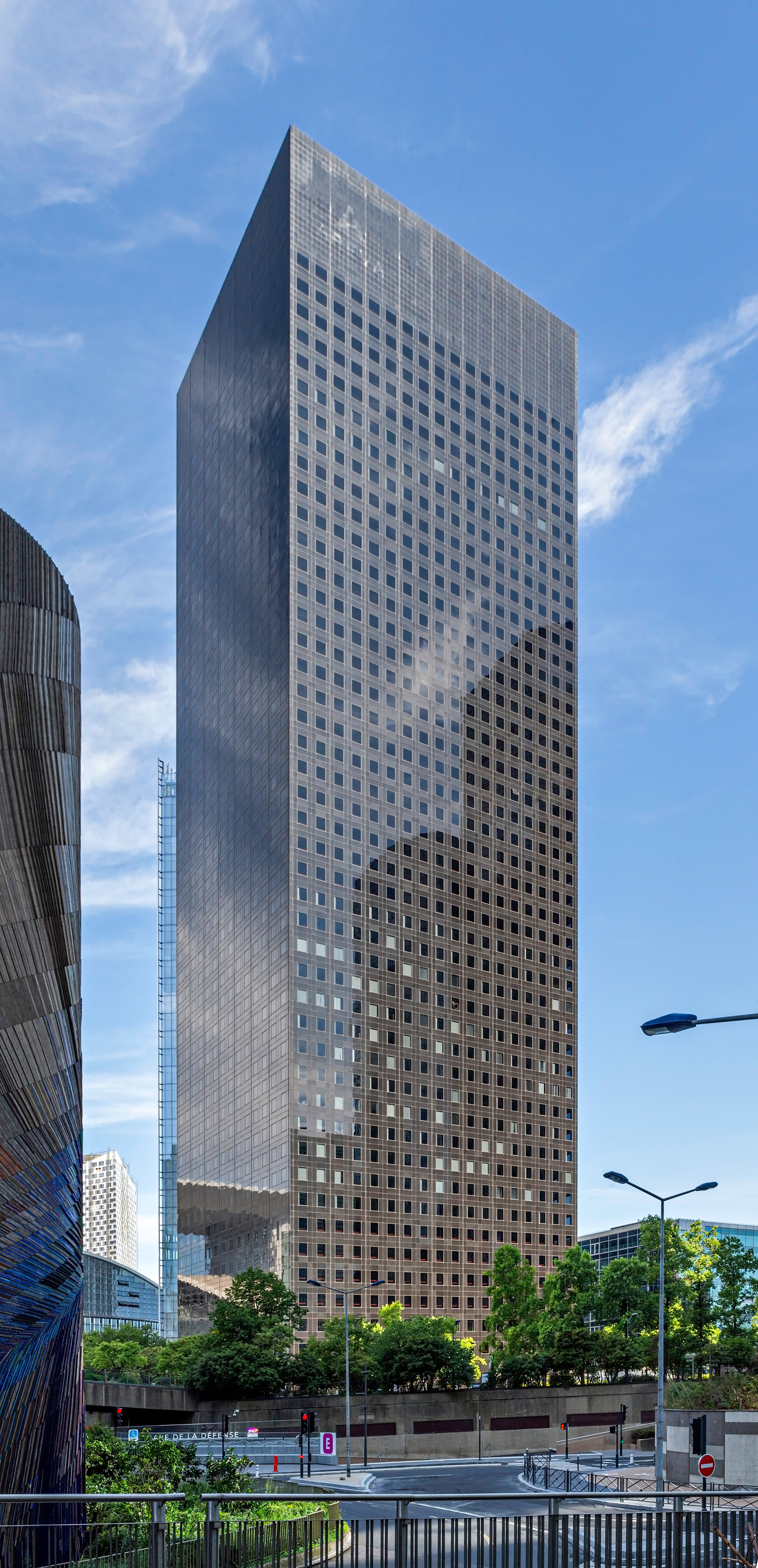 Tour Areva, Courbevoie - View from the southeast. © Mathias Beinling