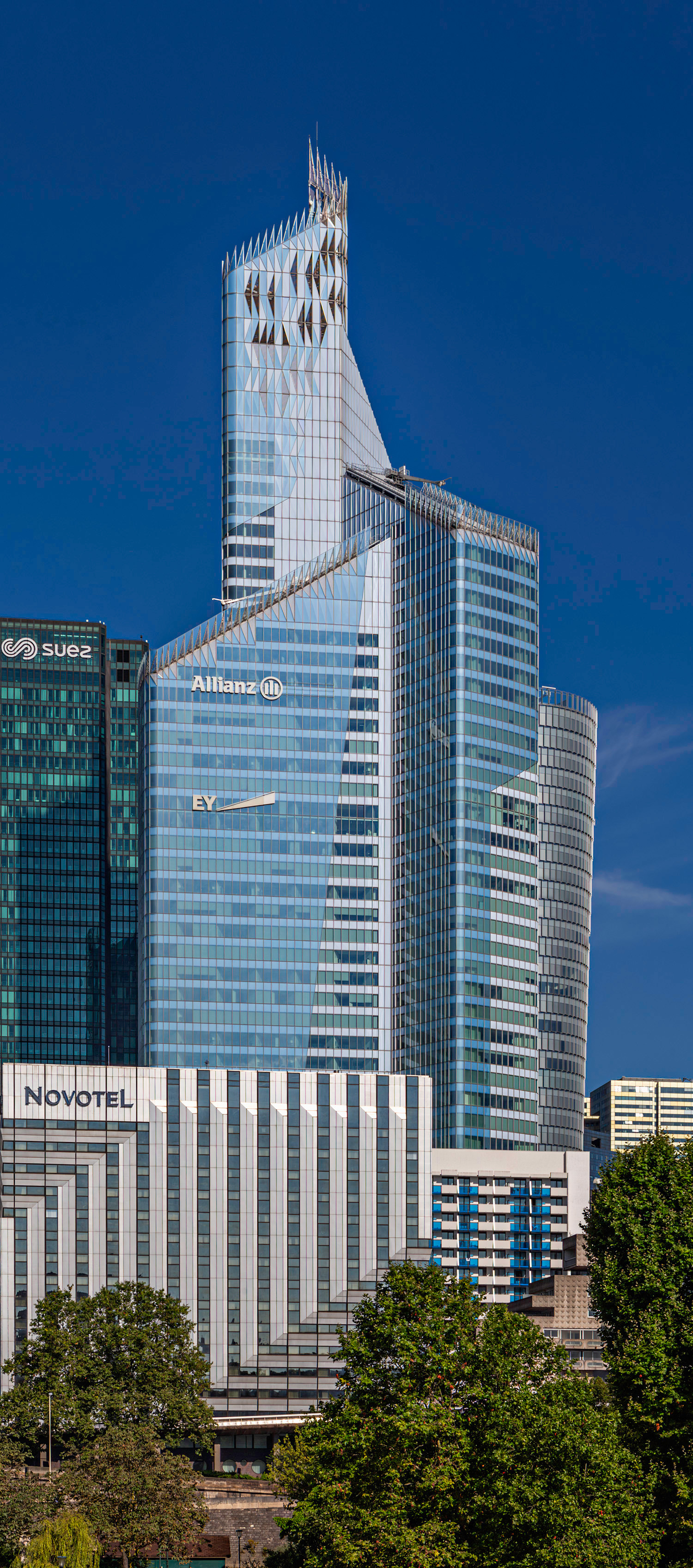 Tour First, Courbevoie - View from the east. © Mathias Beinling
