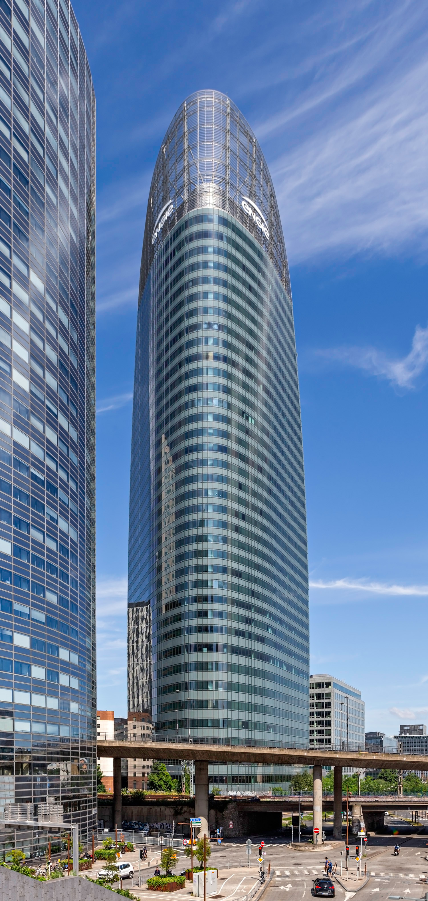 Tour T1, Courbevoie - View from the southeast. © Mathias Beinling