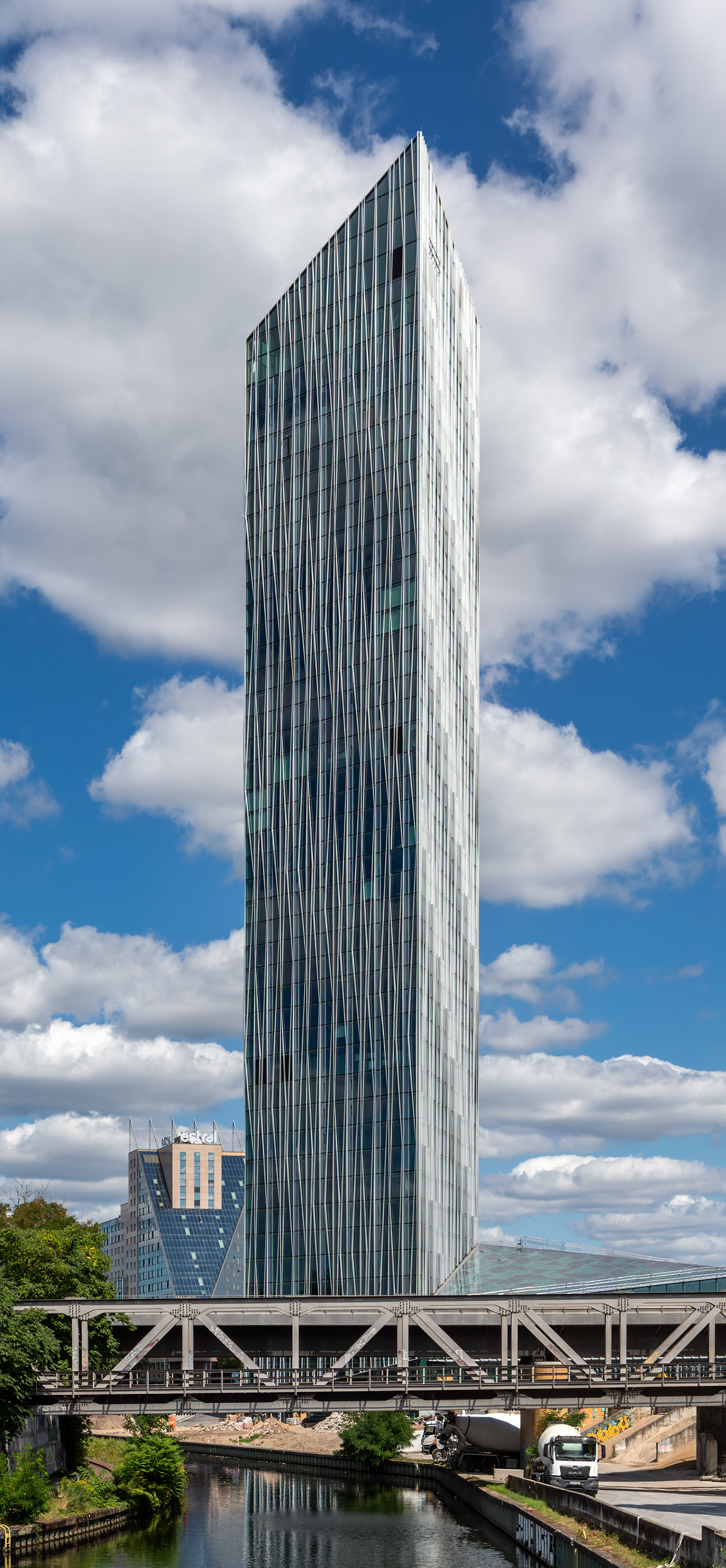 Estrel Tower, Berlin - View from Neuk�llnische Br�cke. © Mathias Beinling