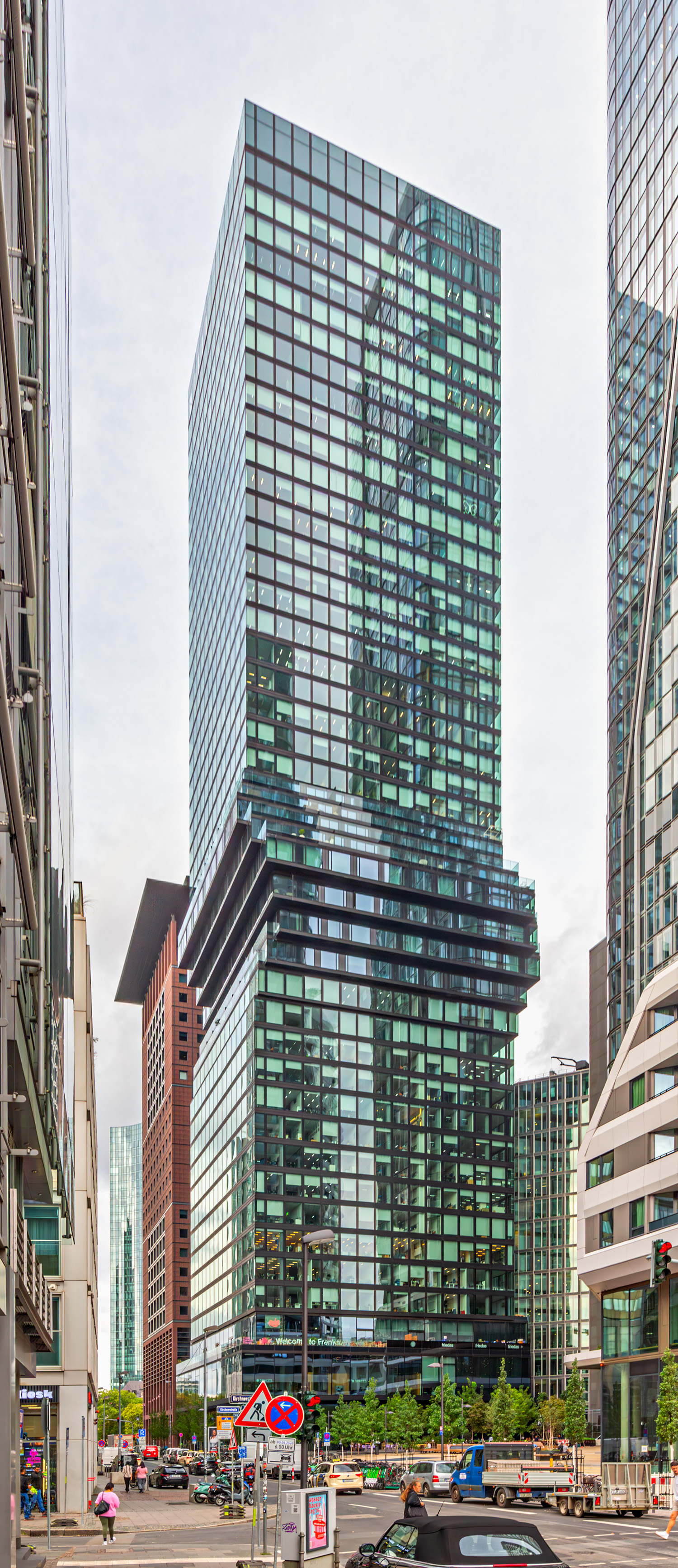 Omniturm, Frankfurt - View from the east. © Mathias Beinling