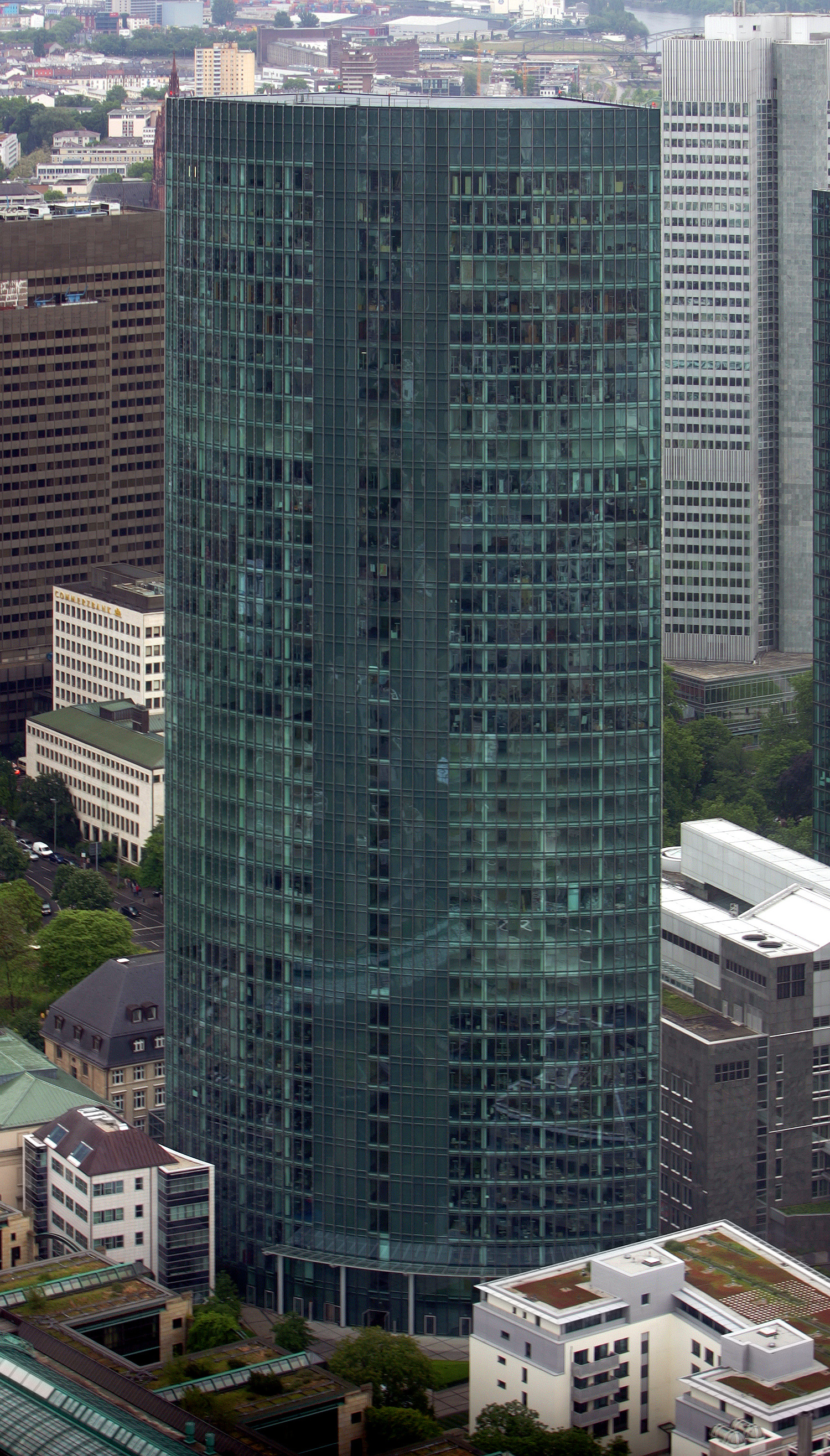 Skyper, Frankfurt - View from Westendstrasse 1. © Mathias Beinling
