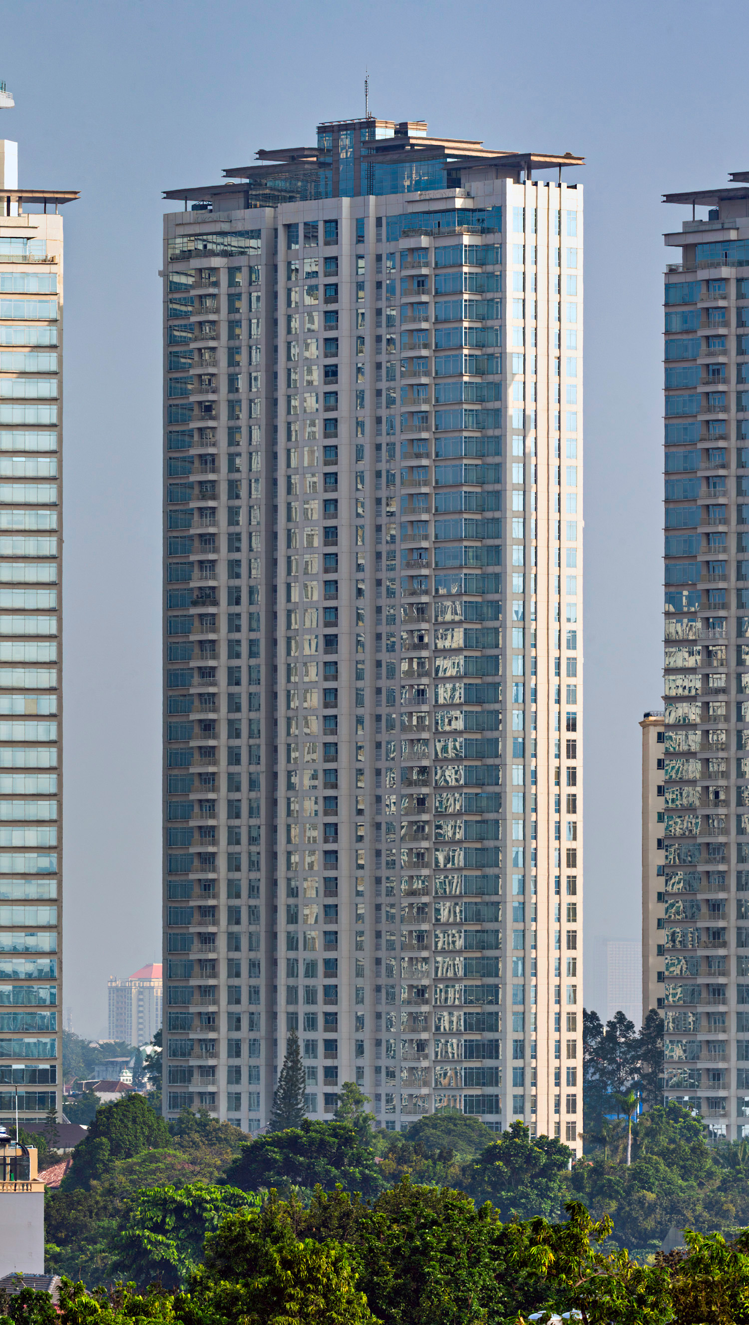 Botanica Residence Tower 2, Jakarta - View from the east. © Mathias Beinling