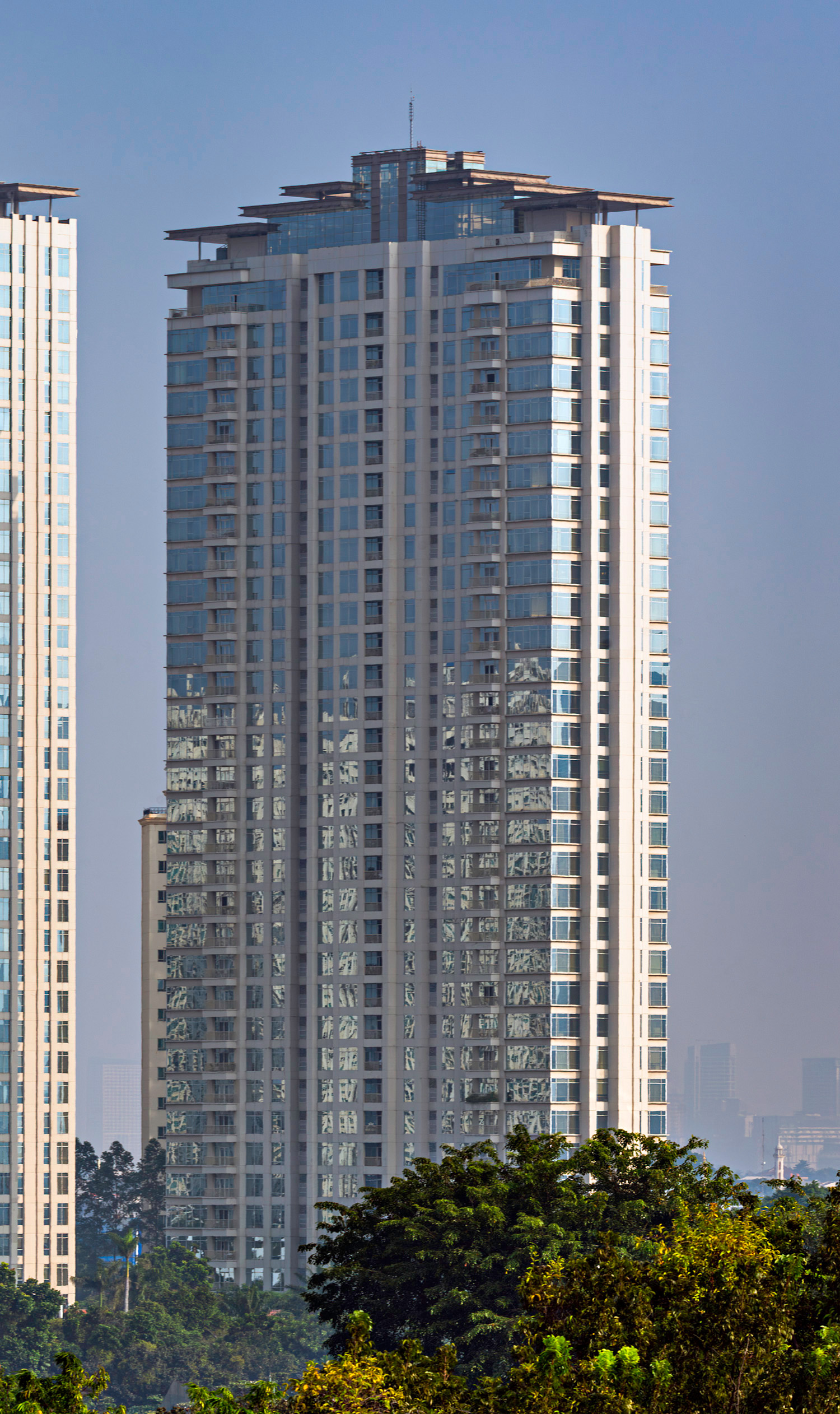 Botanica Residence Tower 3, Jakarta - View from the east. © Mathias Beinling