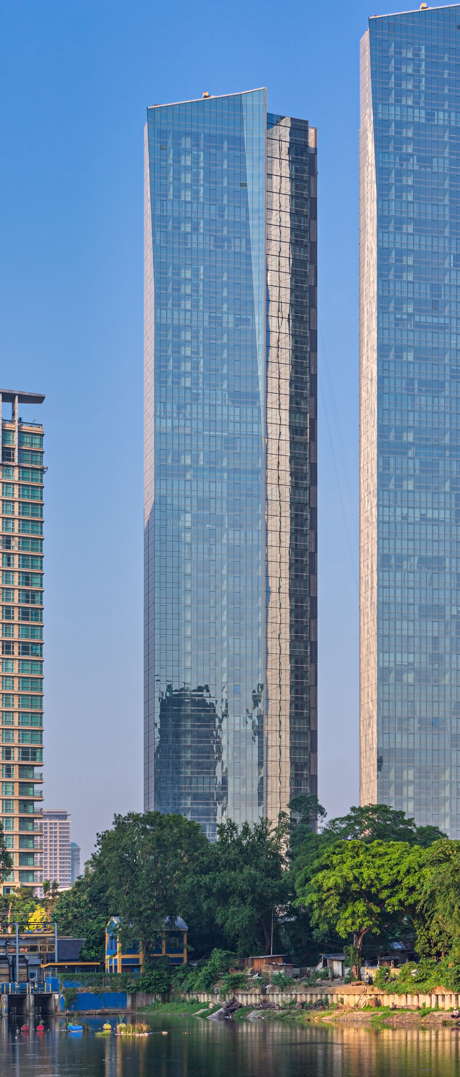 Casa Domaine Tower 2, Jakarta - View from the north. © Mathias Beinling