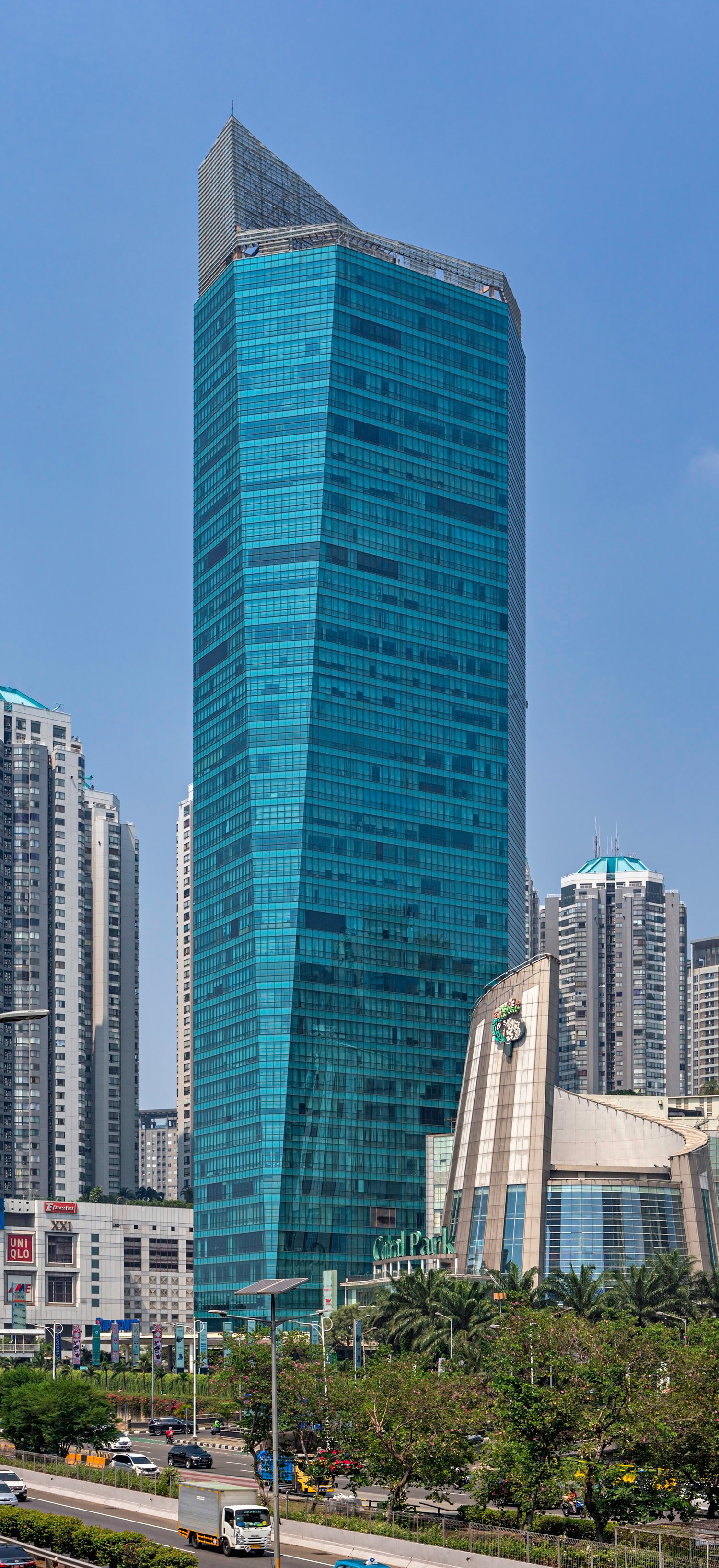 Central Park Office Tower, Jakarta - View from the north. © Mathias Beinling
