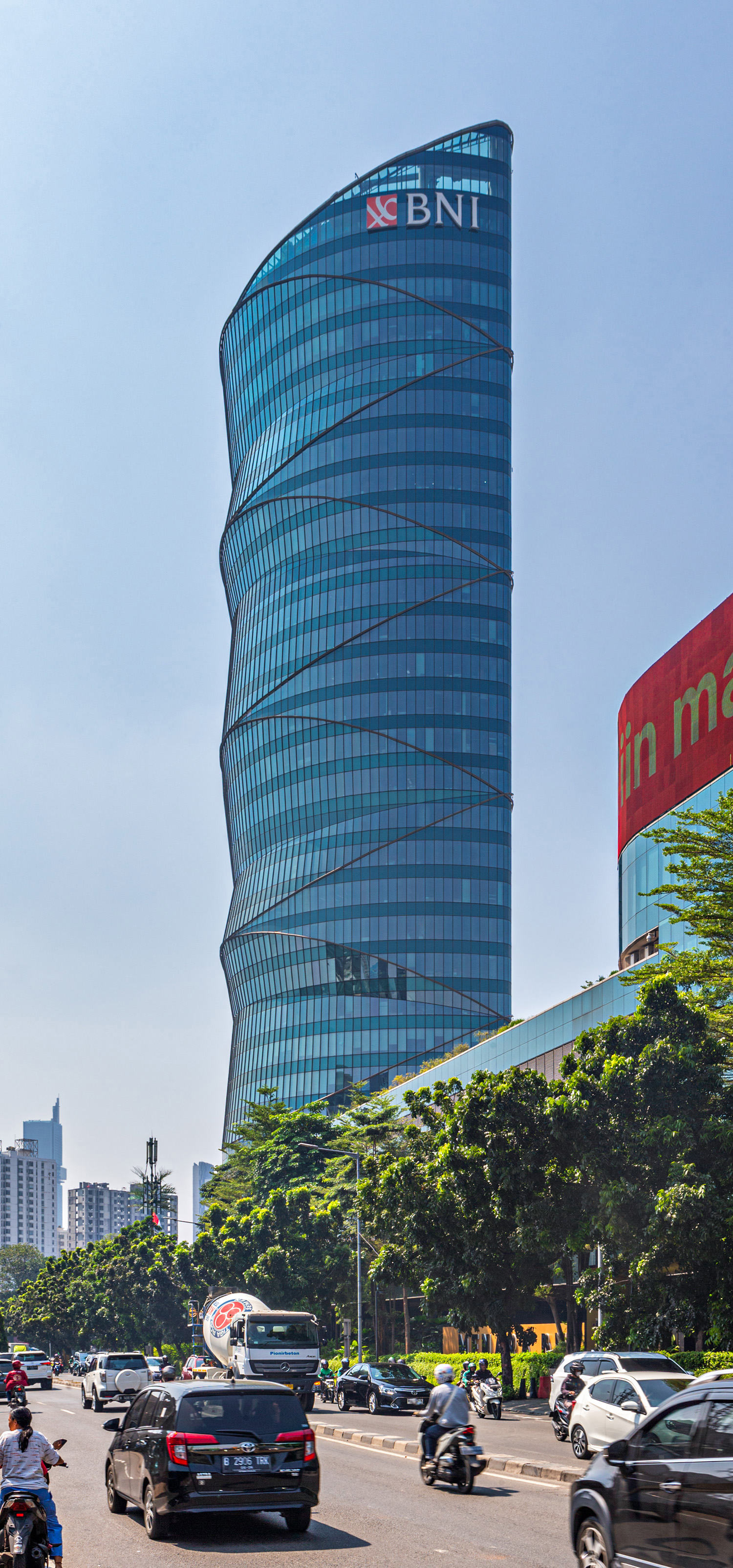Menara BNI Pejompongan, Jakarta - View from the west. © Mathias Beinling