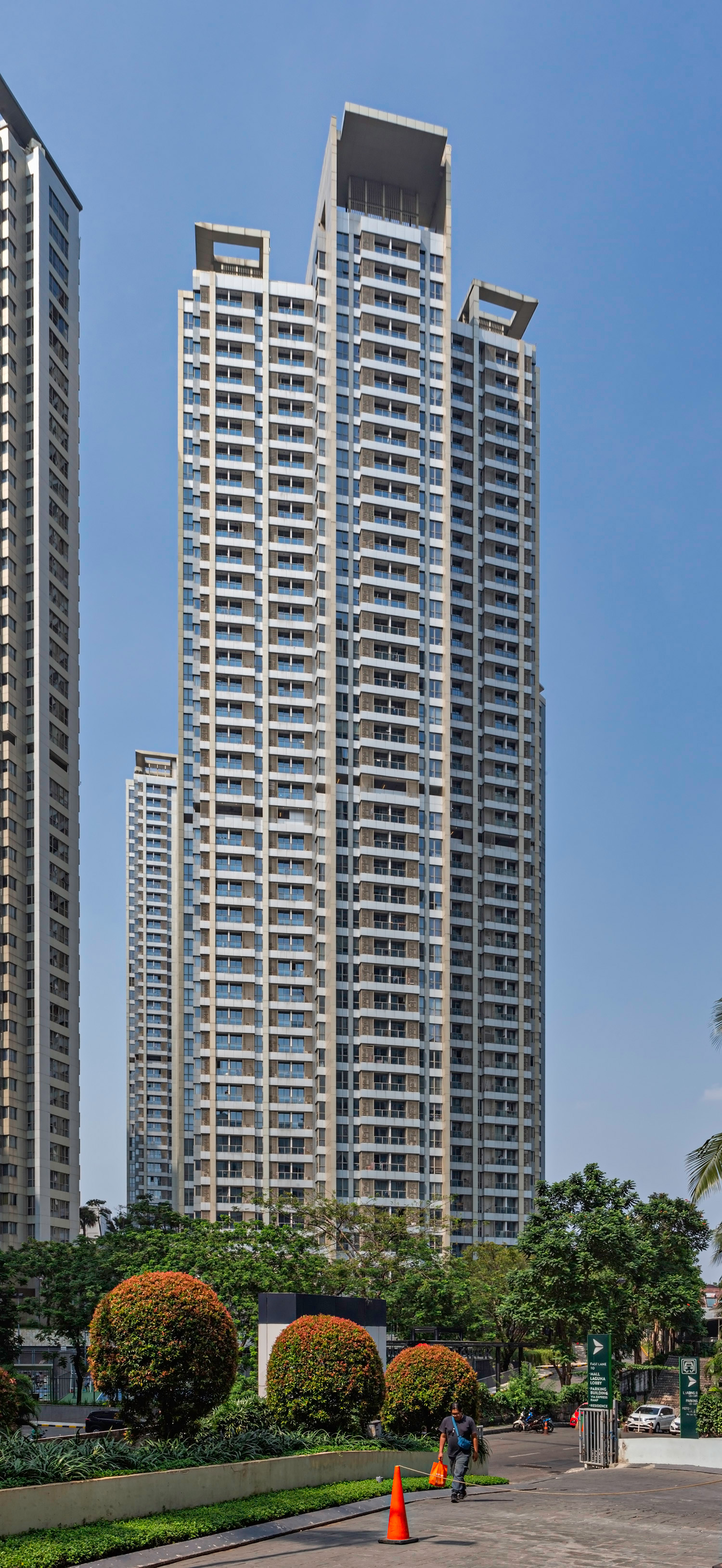Taman Anggrek Residences Tower A, Jakarta - View from the north. © Mathias Beinling
