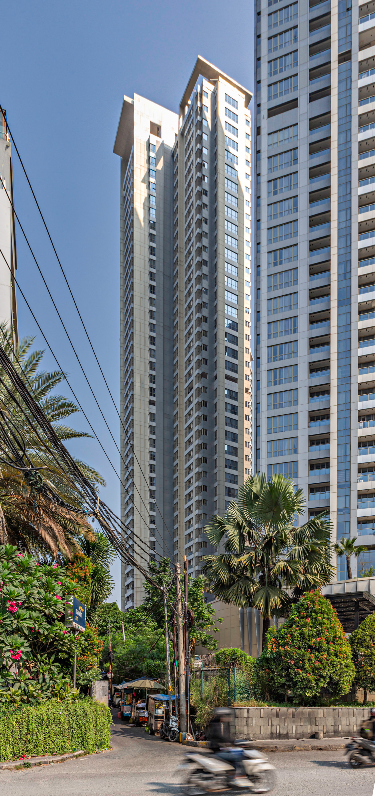 Taman Anggrek Residences Tower E, Jakarta - View from the east. © Mathias Beinling
