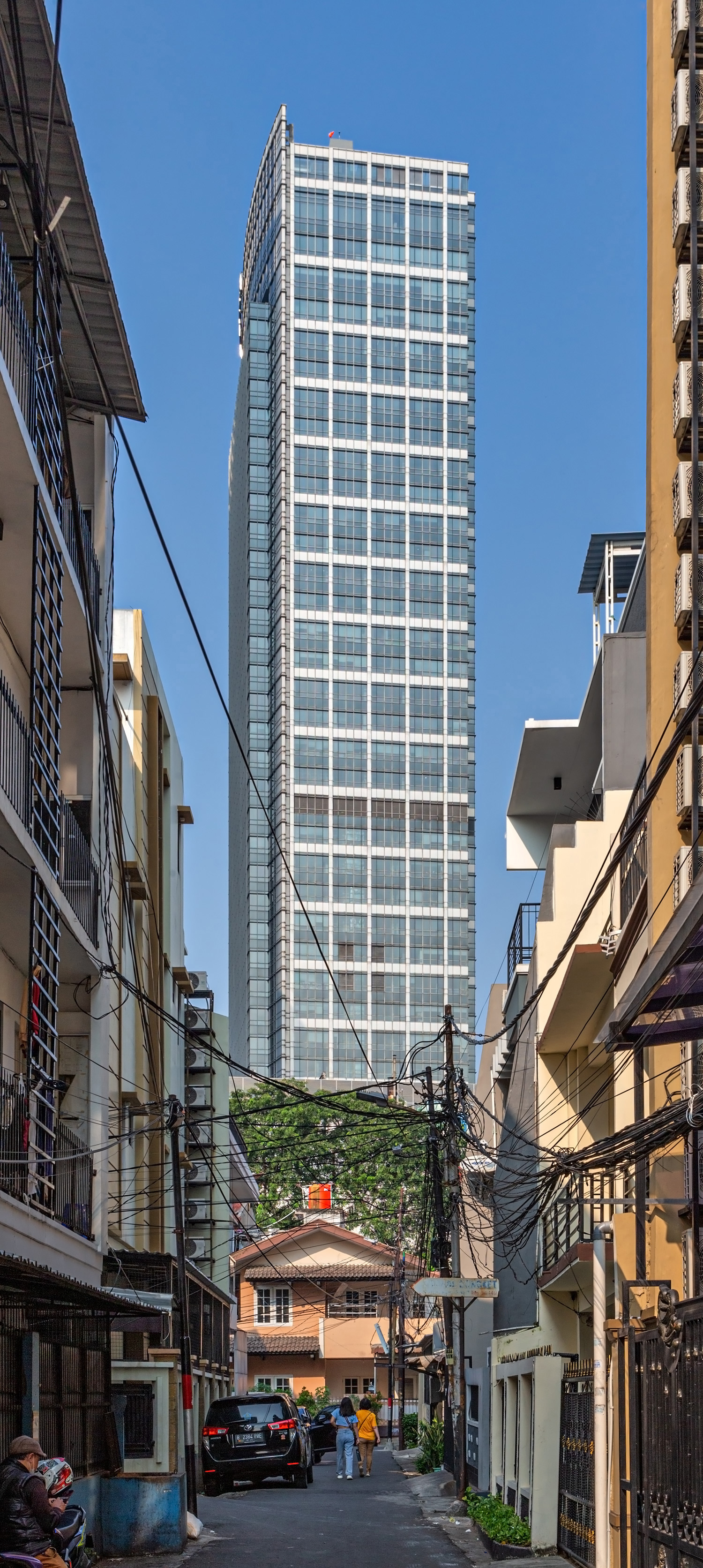 The Plaza Office Tower, Jakarta - View from the west. © Mathias Beinling