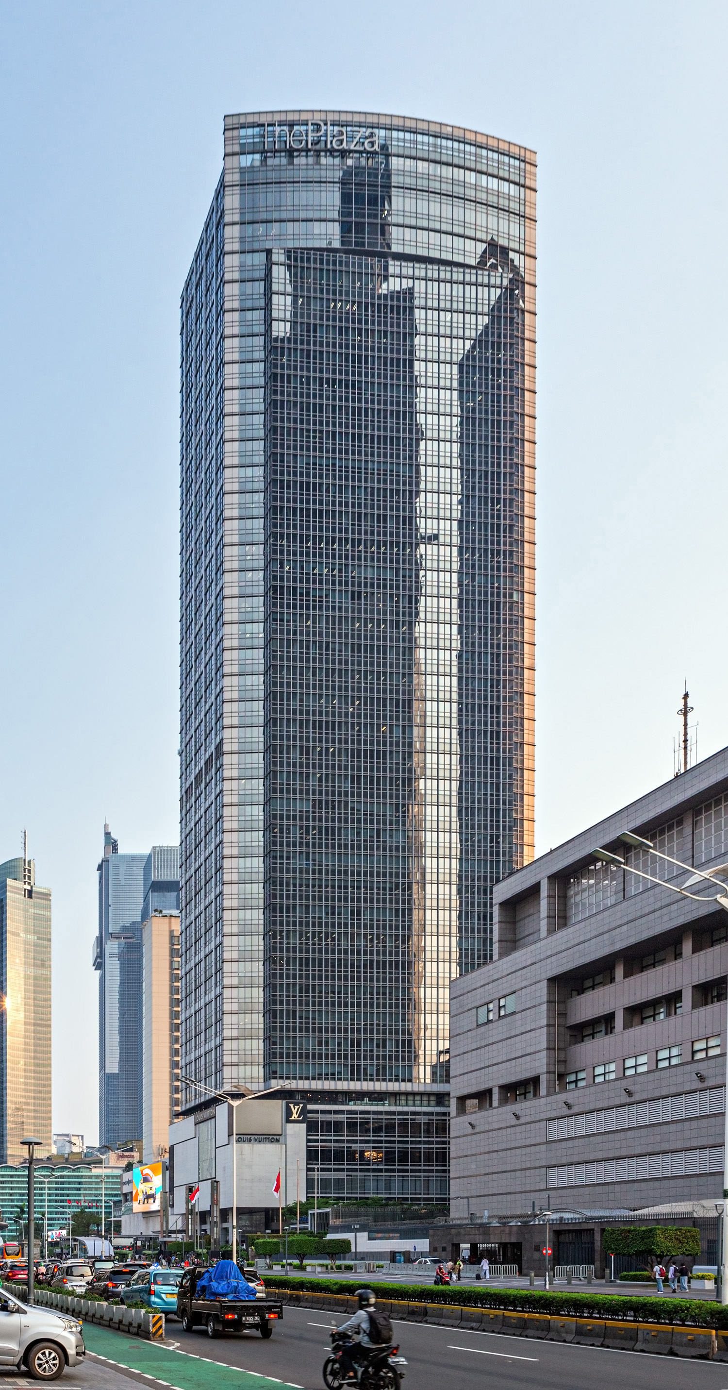 The Plaza Office Tower, Jakarta - View from the north. © Mathias Beinling